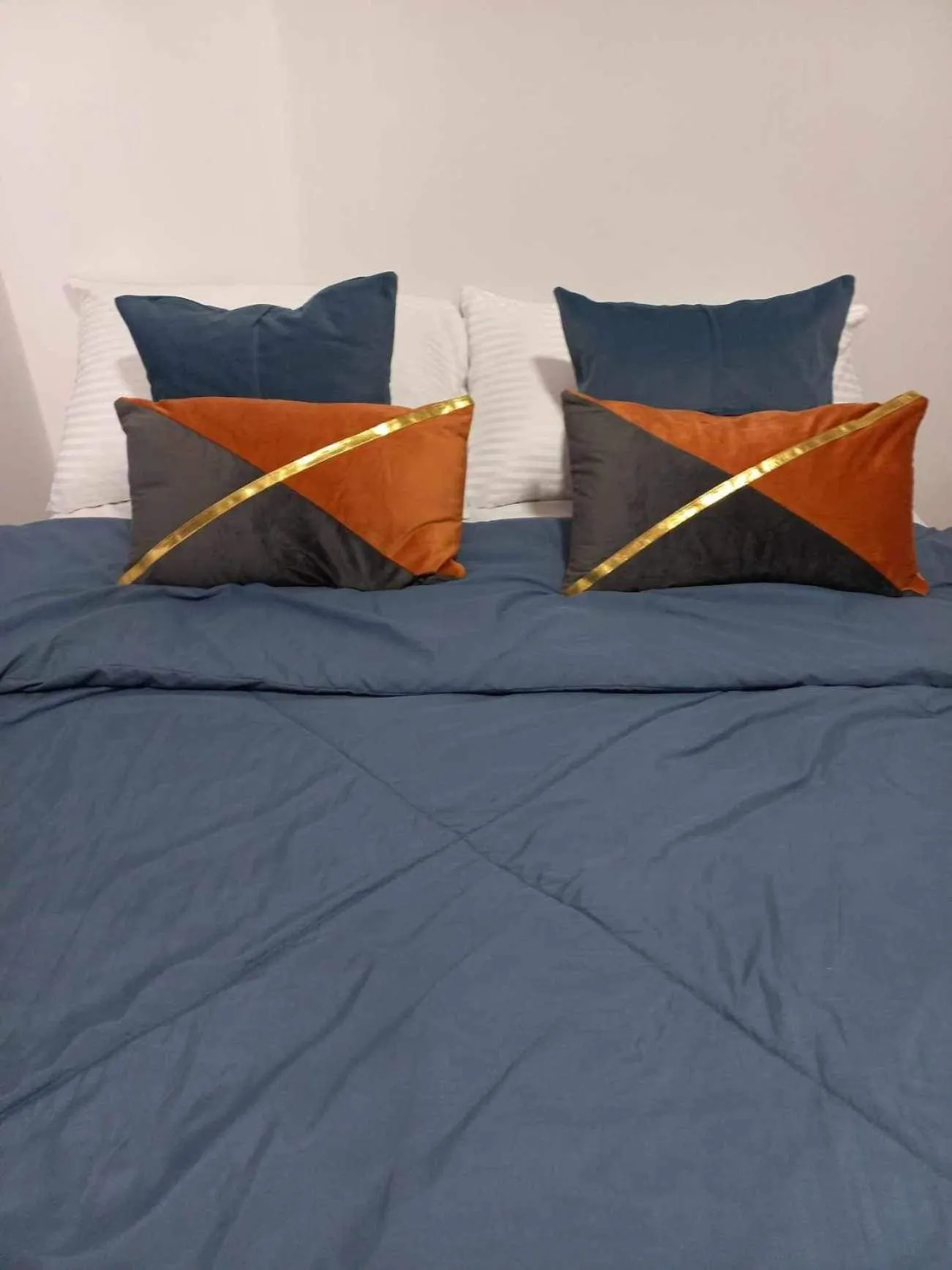 Bed in 6F Balcony View Studio Mesatierra Garden Residences