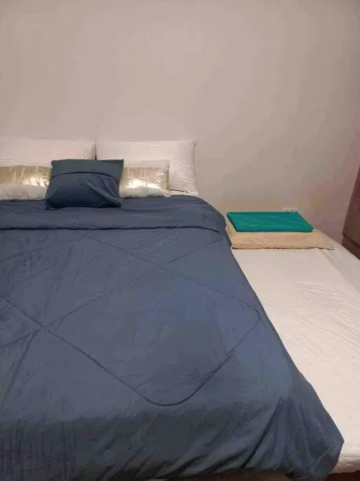 Bed in 6F Balcony View Studio Mesatierra Garden Residences