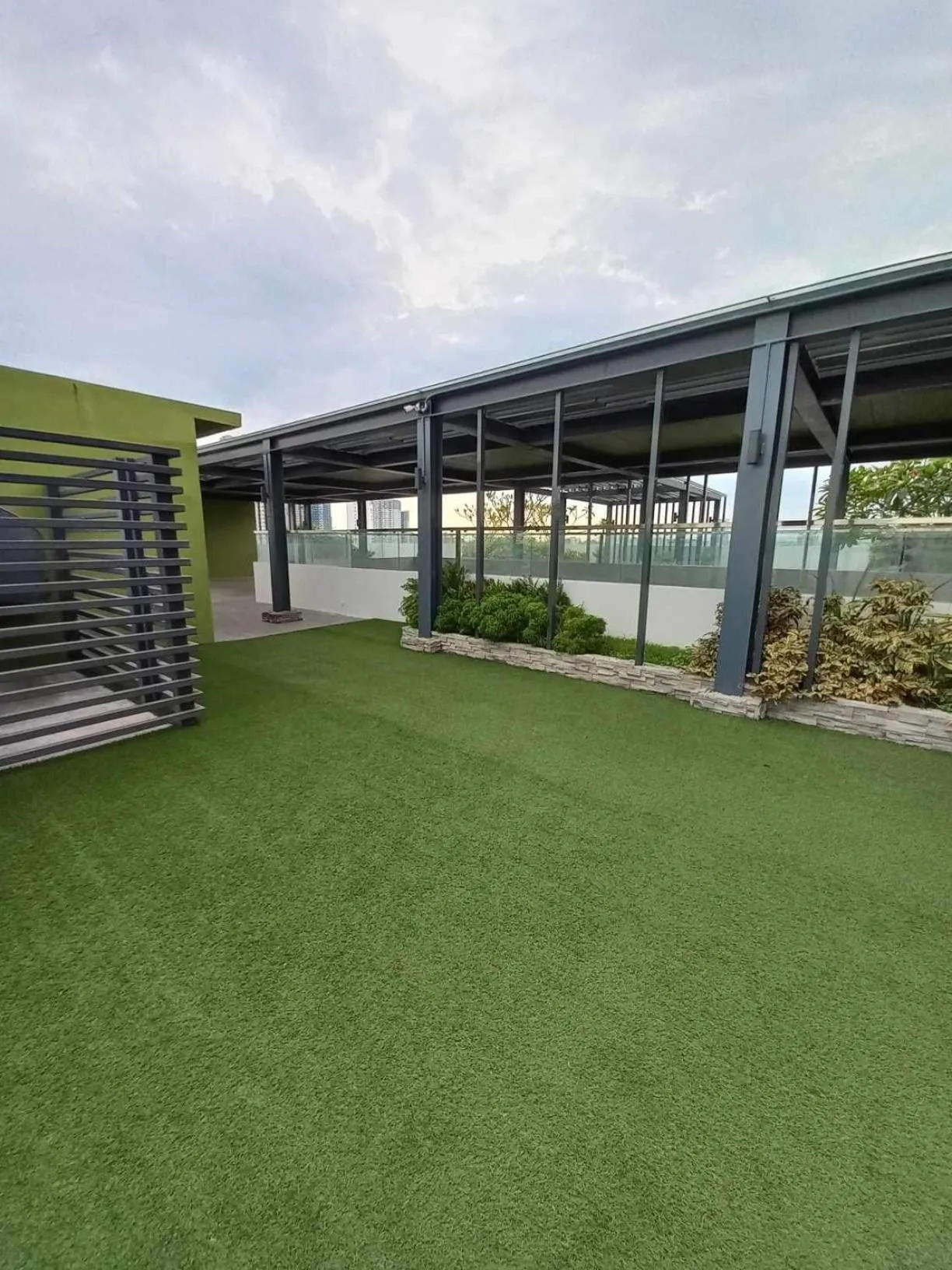 6F Balcony View Studio Mesatierra Garden Residences