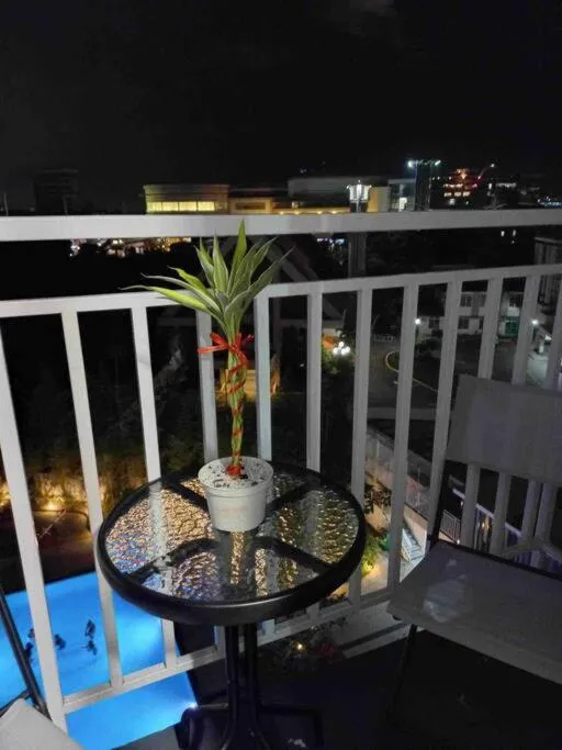 6F Balcony View Studio Mesatierra Garden Residences