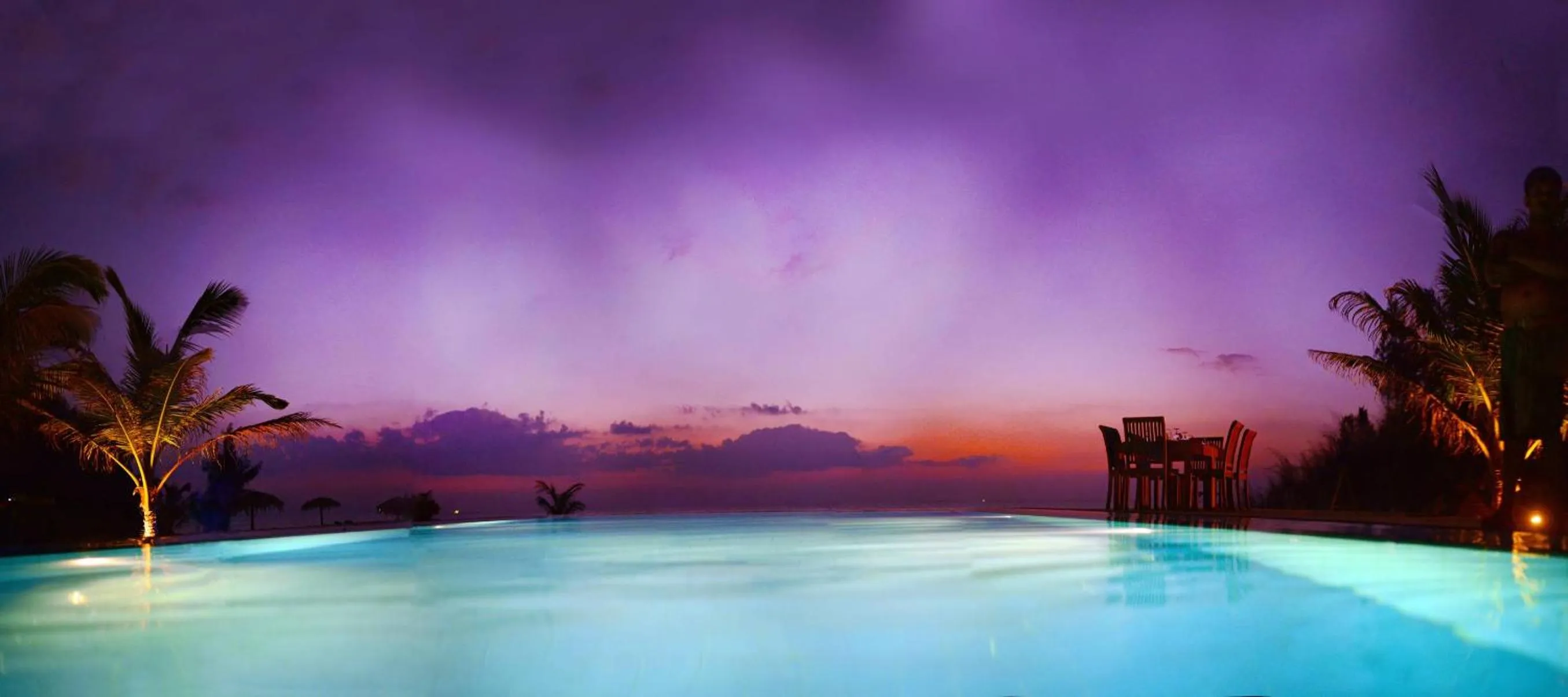 Swimming pool in Palagama Beach Resort