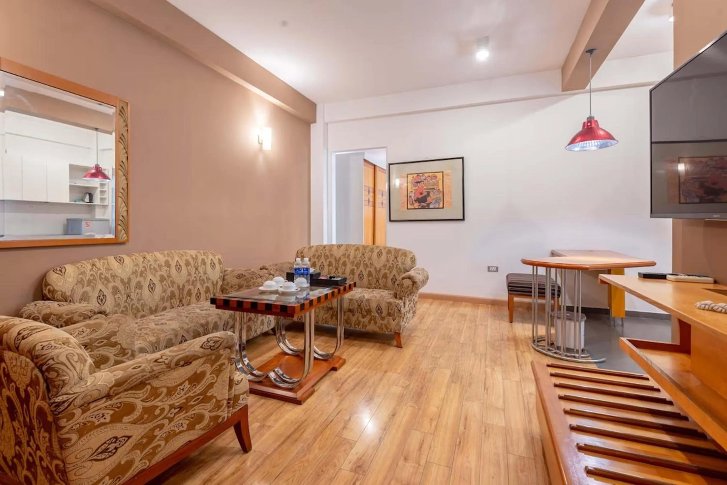 Evening entertainment in Golden Sunshine Villa Hotel and Travel