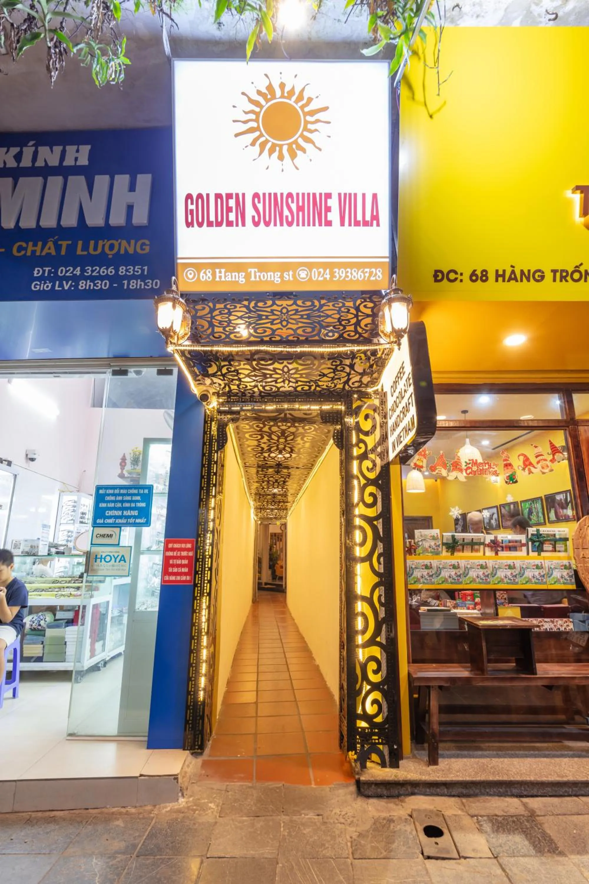 Property building in Golden Sunshine Villa Hotel and Travel