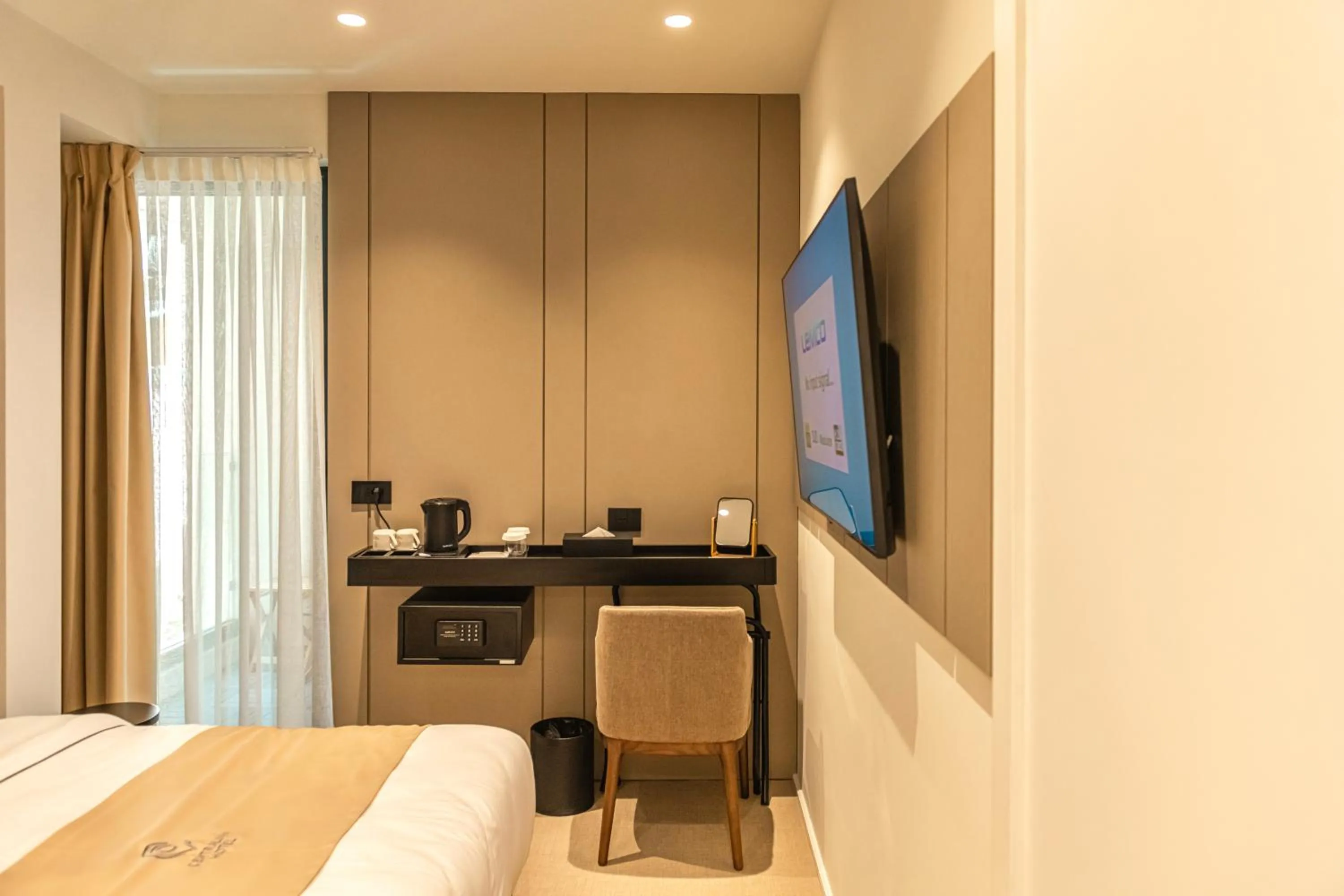 soundproof, Bed in Central Inn Hotel