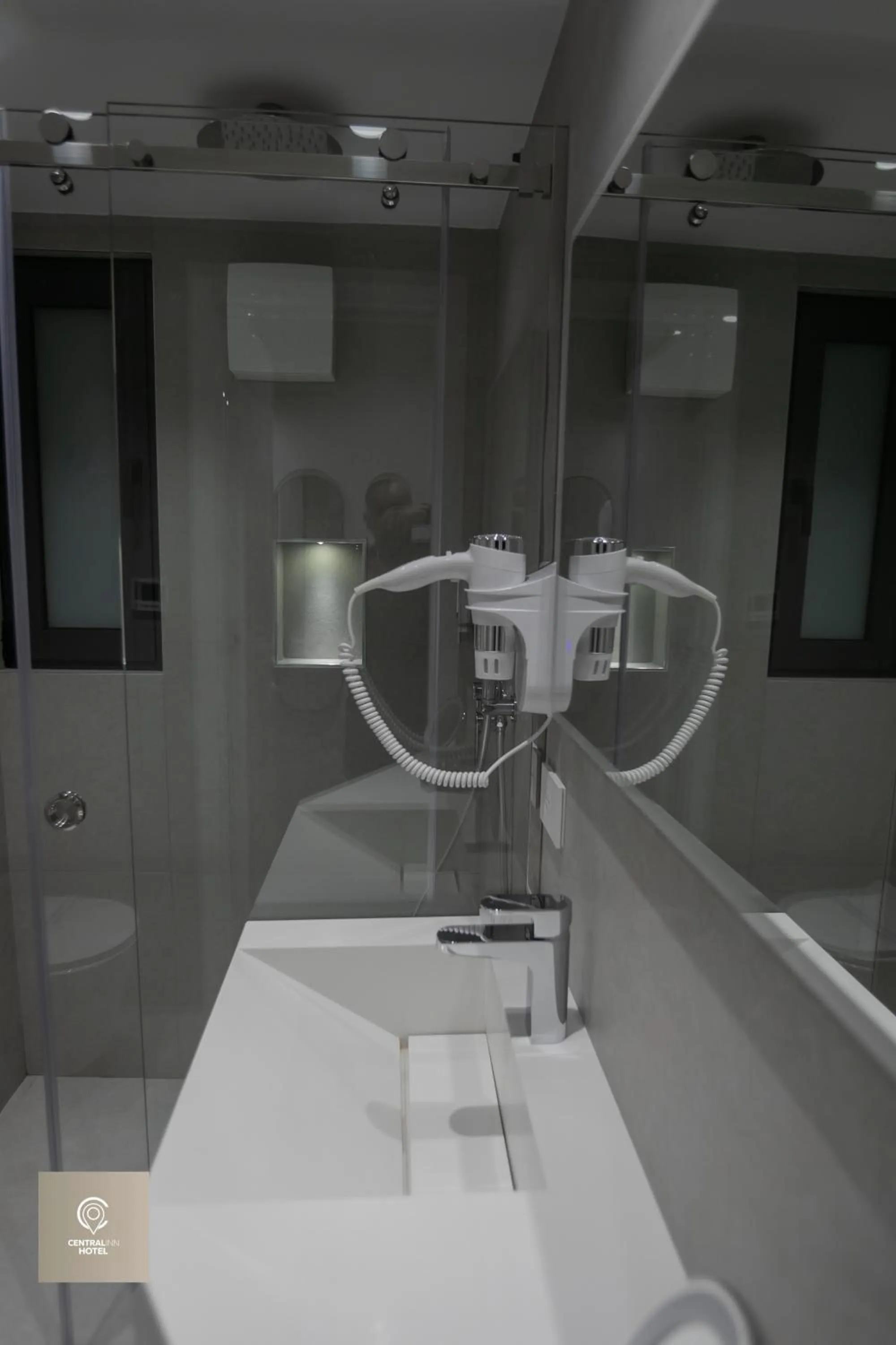 Toilet in Central Inn Hotel