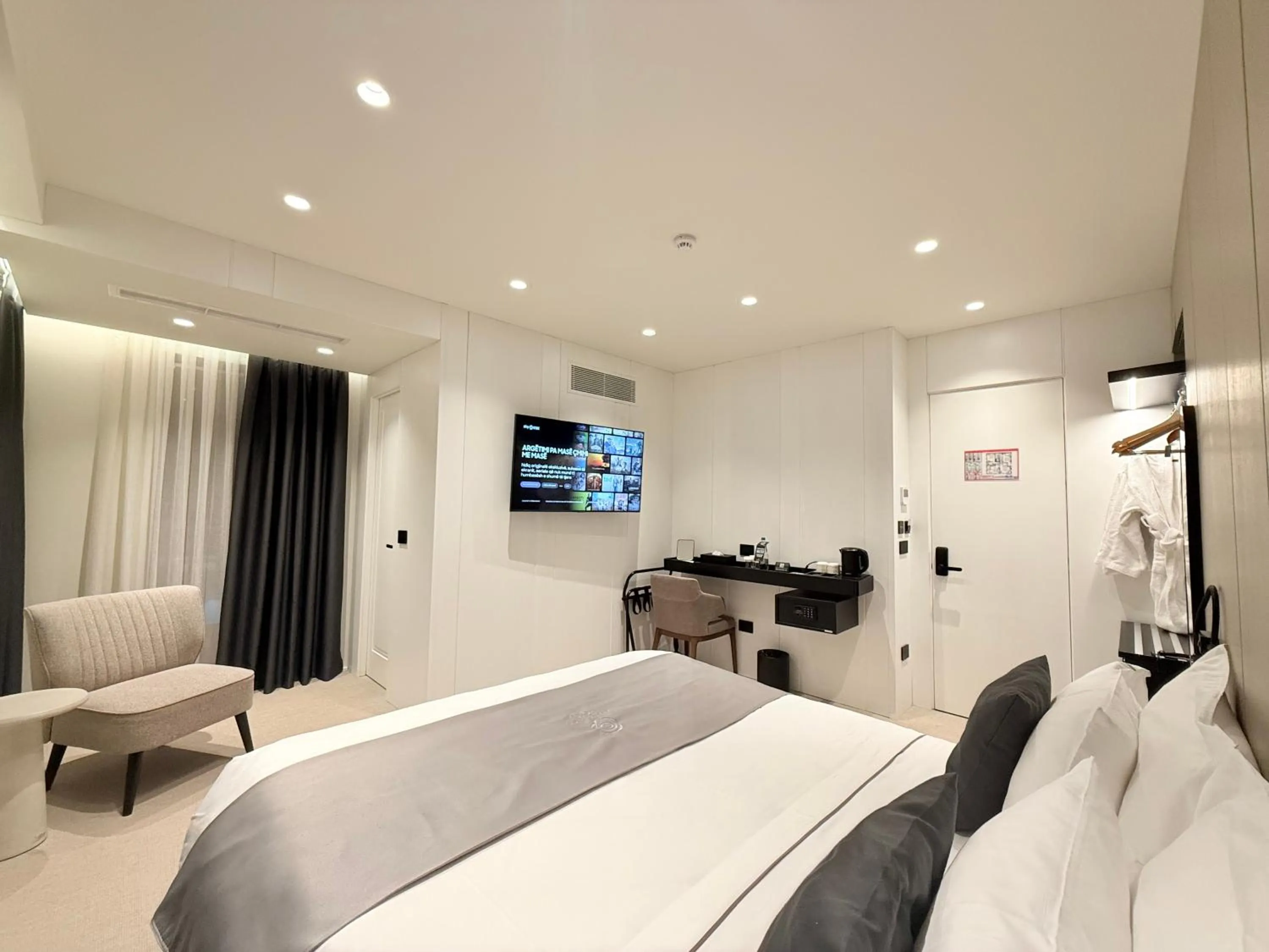 Bed in Central Inn Hotel