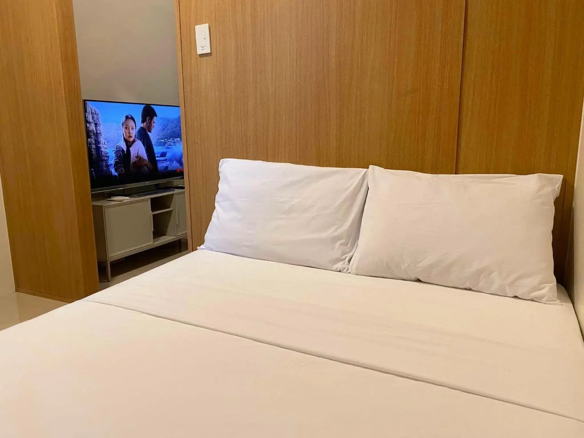 Deluxe Double Room with Balcony - single occupancy in Shell Residences Mall of Asia Pasay Deluxe Double Room with Balcony - single occupancy in Shell Residences Mall of Asia Pasay