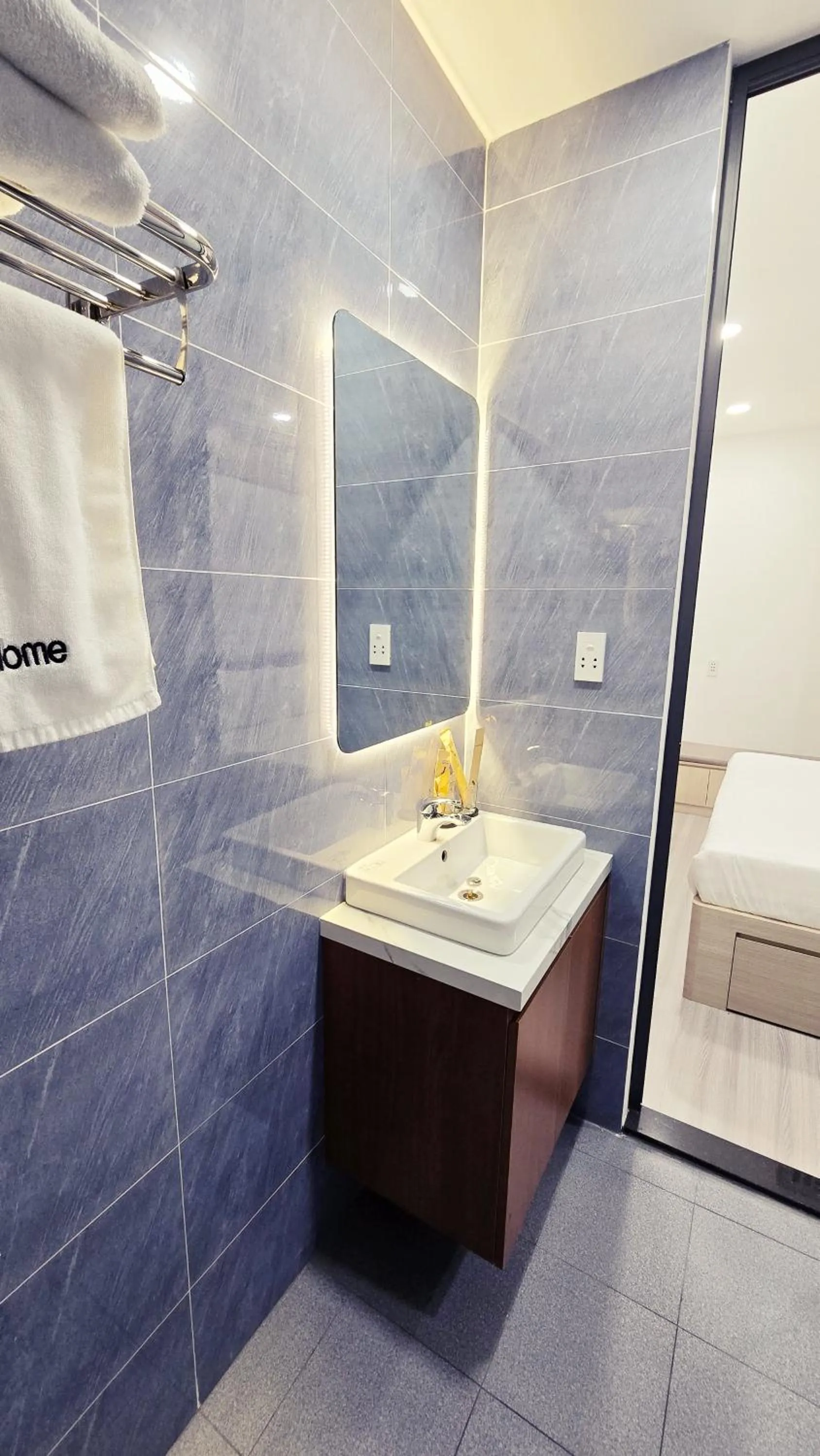 Photo of the whole room in Mother's Home