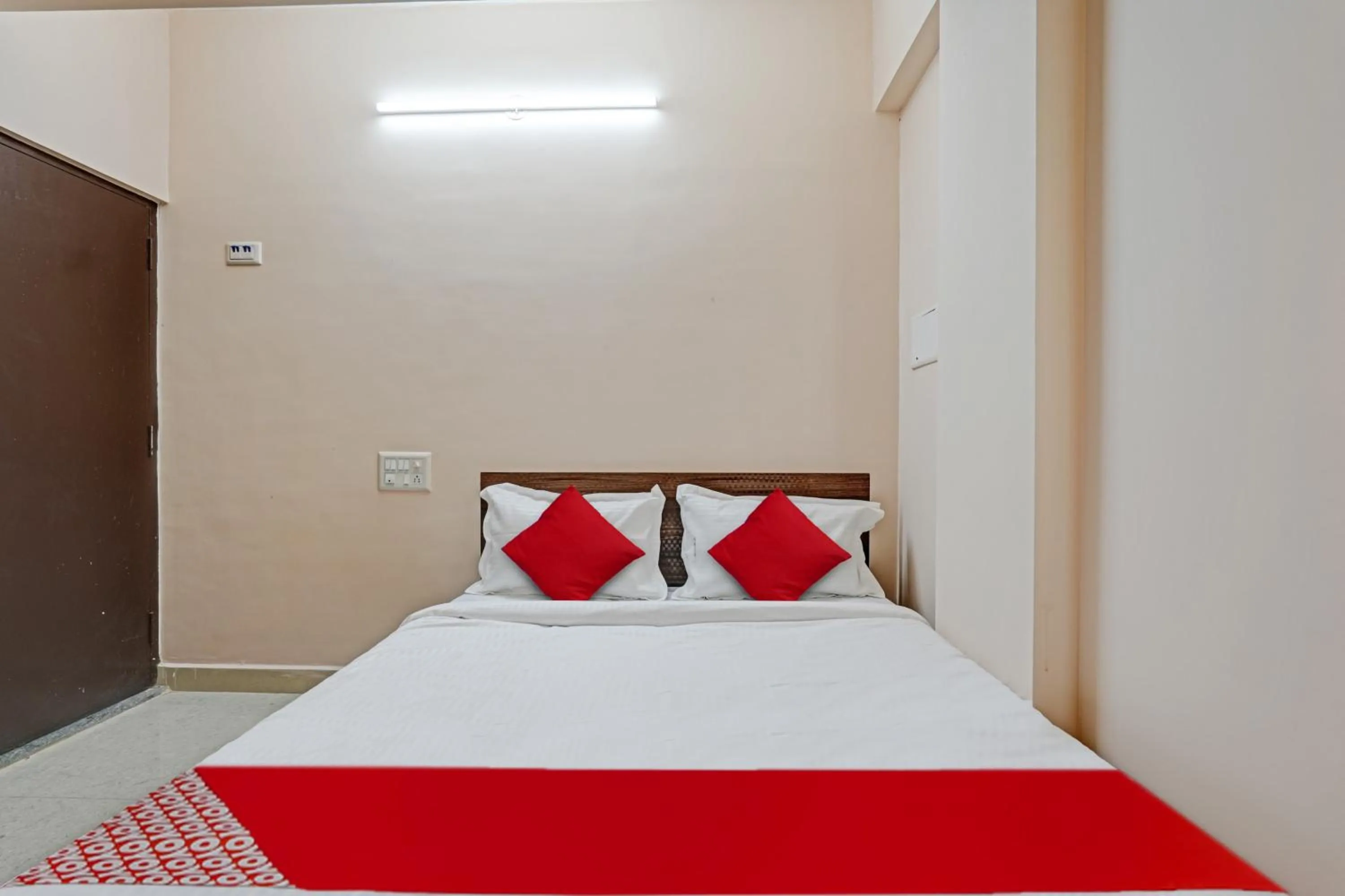 Bedroom, Bed in Hotel O Sri Ranga Boarding & Lodging