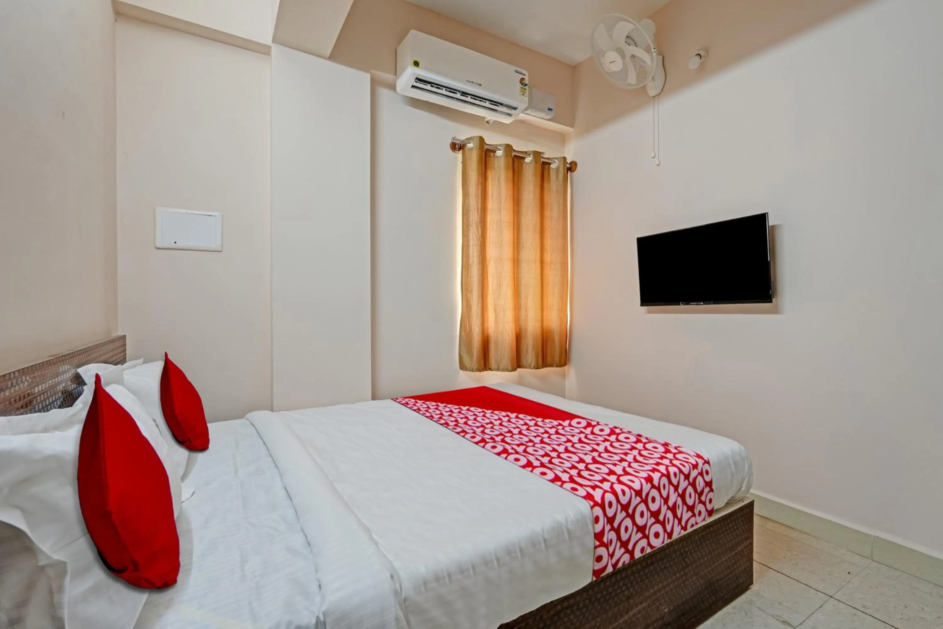 Bedroom, Bed in Hotel O Sri Ranga Boarding & Lodging