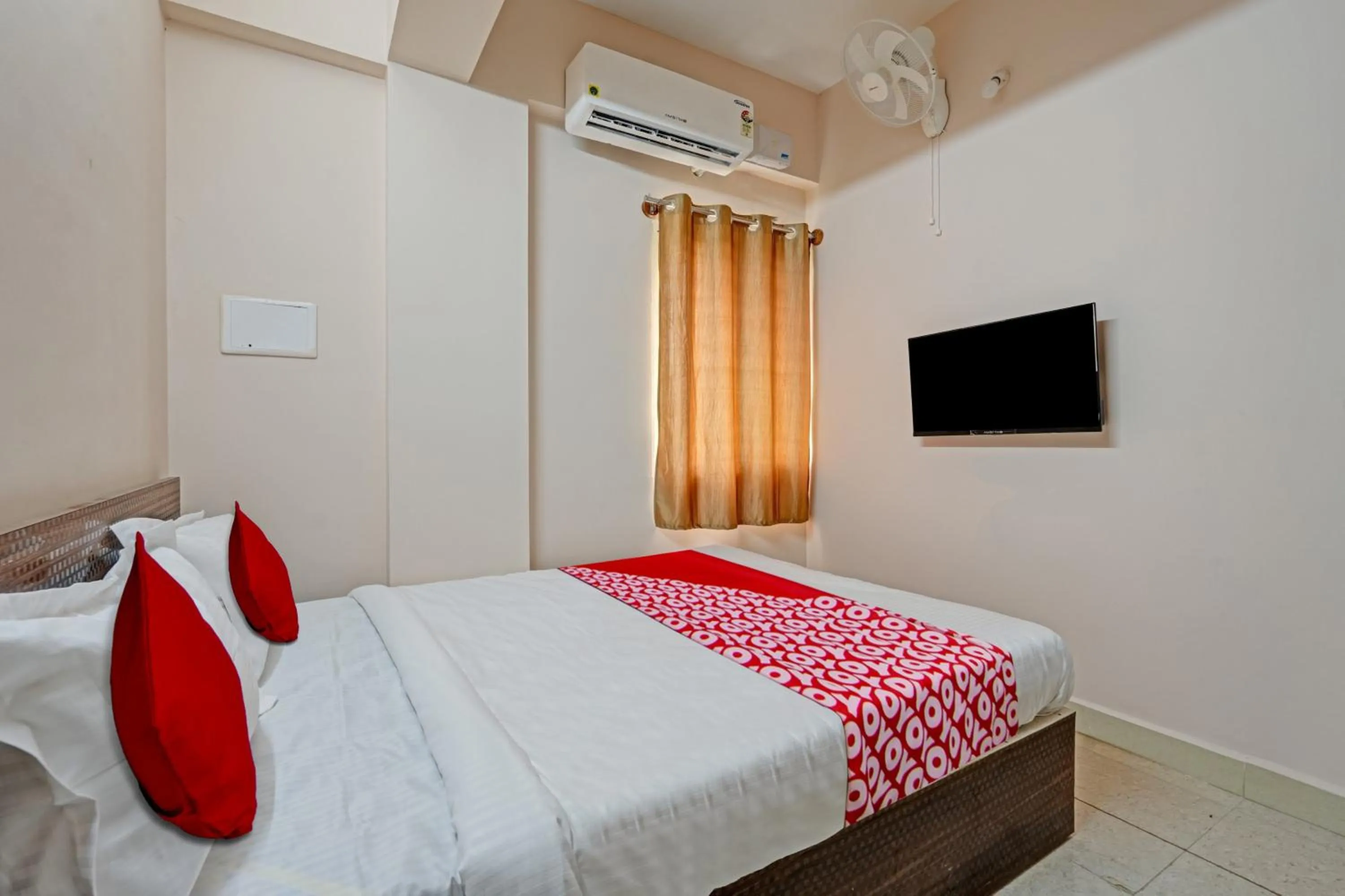 Bedroom, Bed in Hotel O Sri Ranga Boarding & Lodging