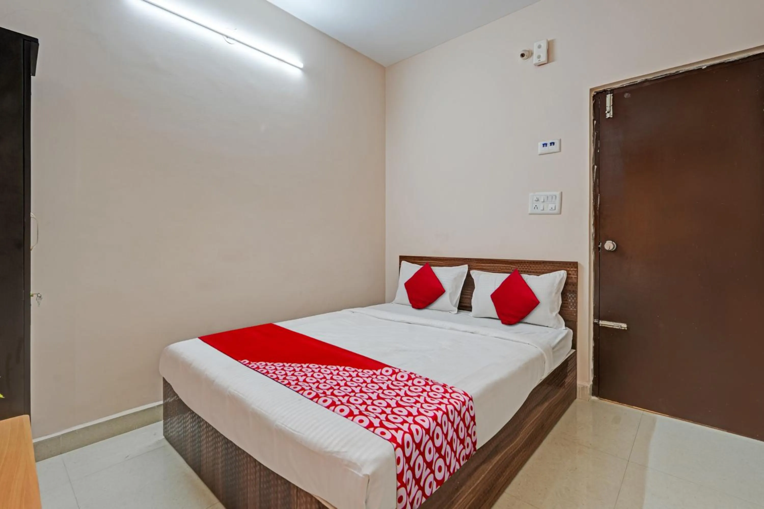 Bedroom, Bed in Hotel O Sri Ranga Boarding & Lodging