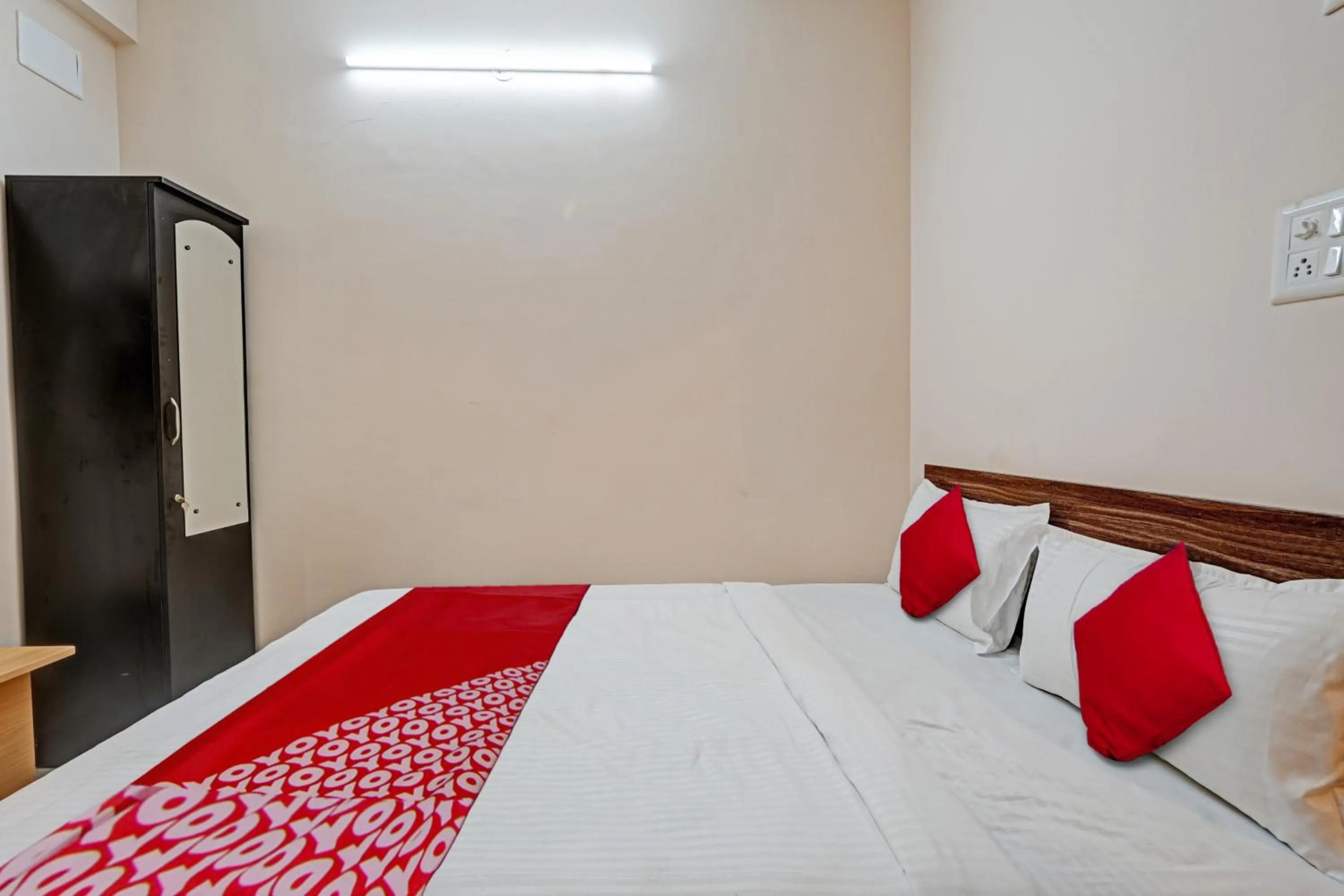 Bedroom, Bed in Hotel O Sri Ranga Boarding & Lodging