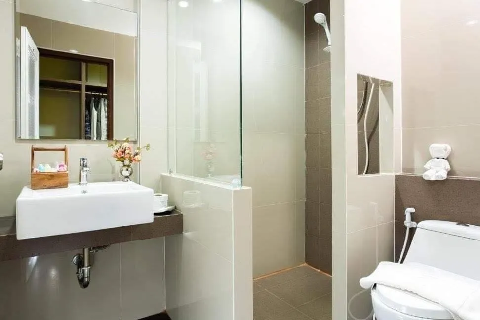 Shower in Anh Anh Homestay