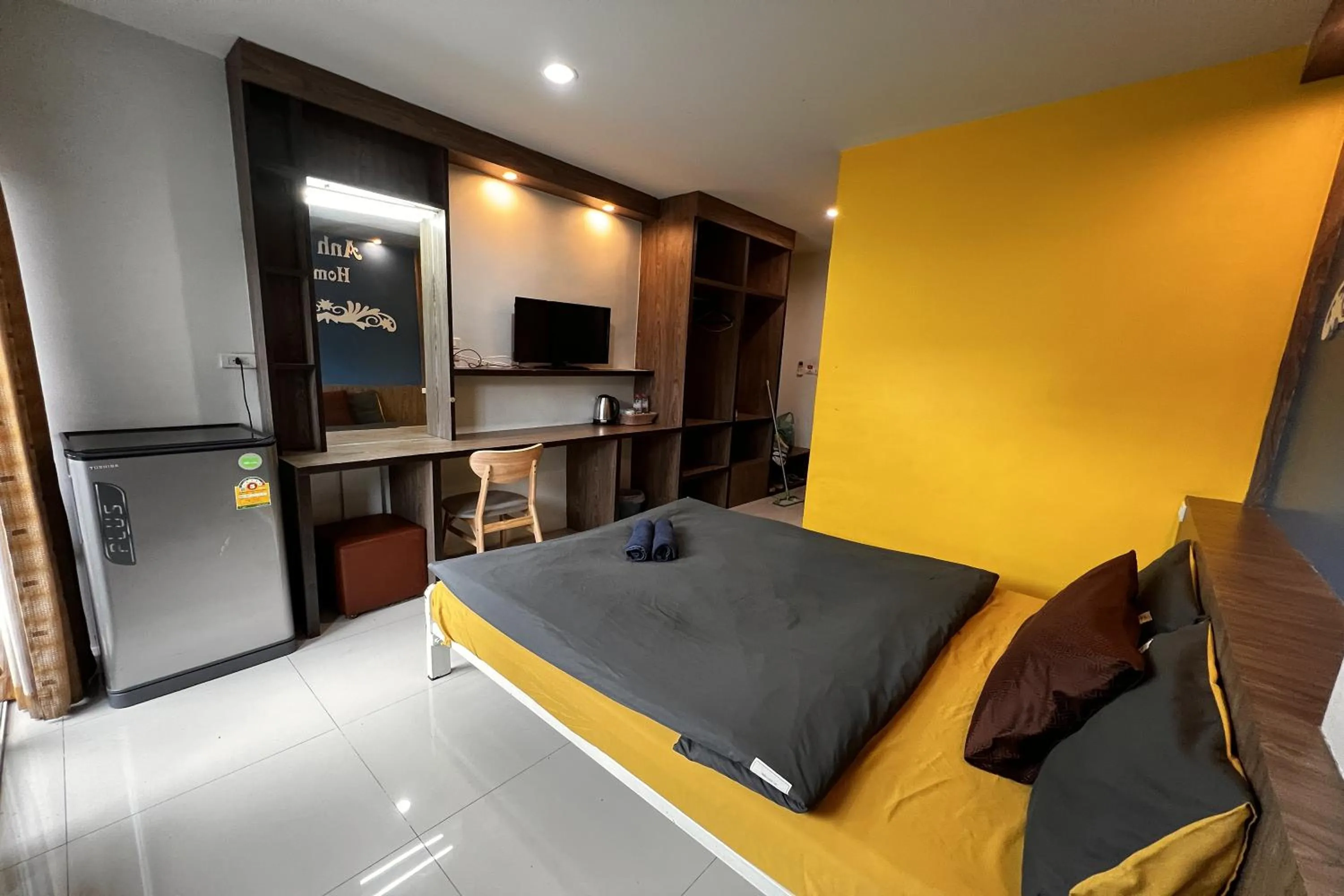 Photo of the whole room, Bed in Anh Anh Homestay