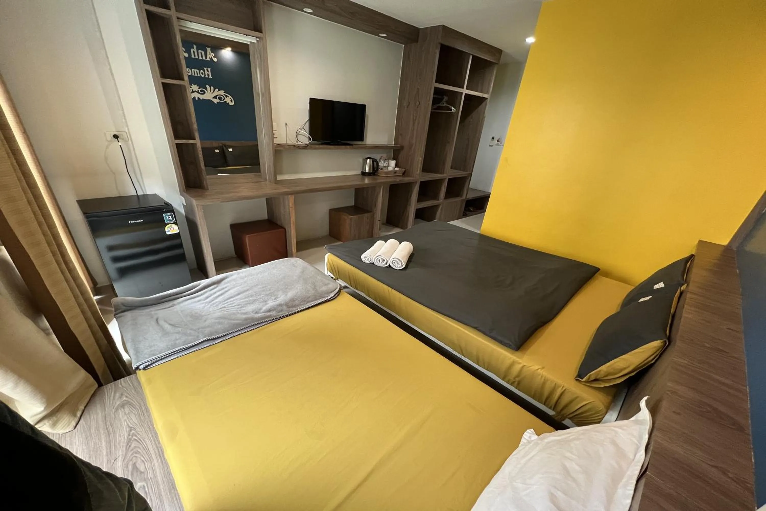 Photo of the whole room, Bed in Anh Anh Homestay