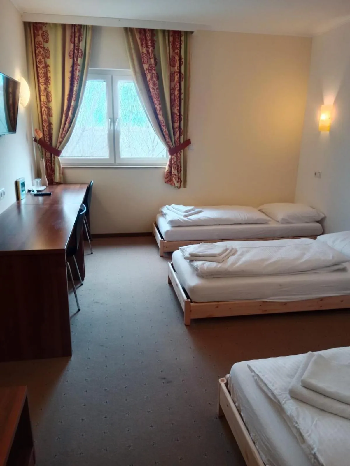 Photo of the whole room, Bed in Weinland