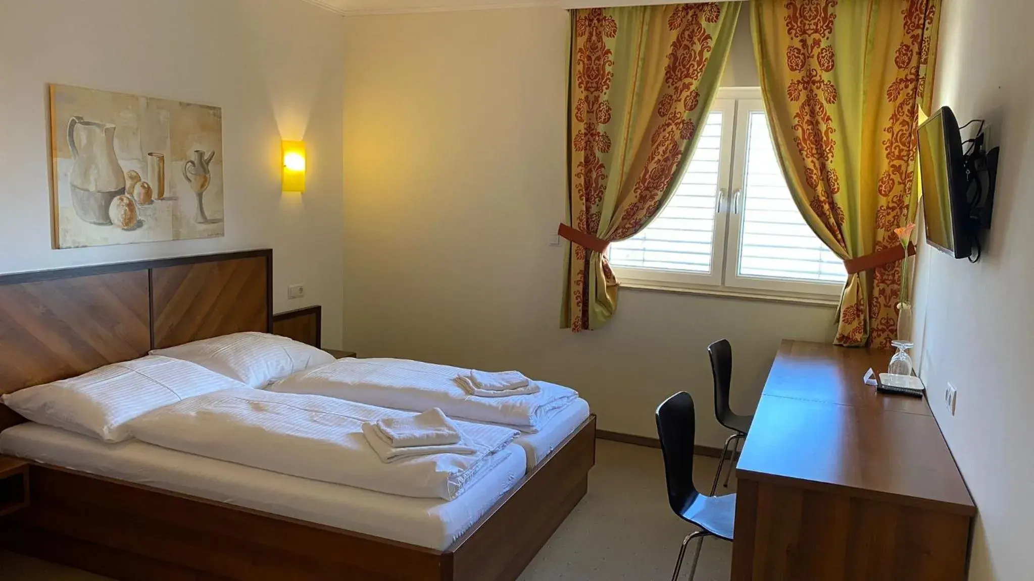 Standard Double Room - single occupancy in Weinland Standard Double Room - single occupancy in Weinland