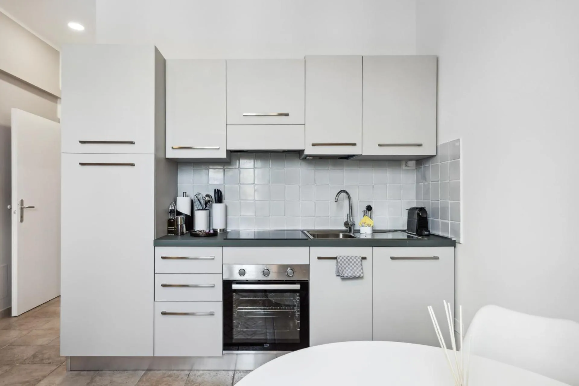 Coffee/tea facilities in Limehome Rome via dei Reti