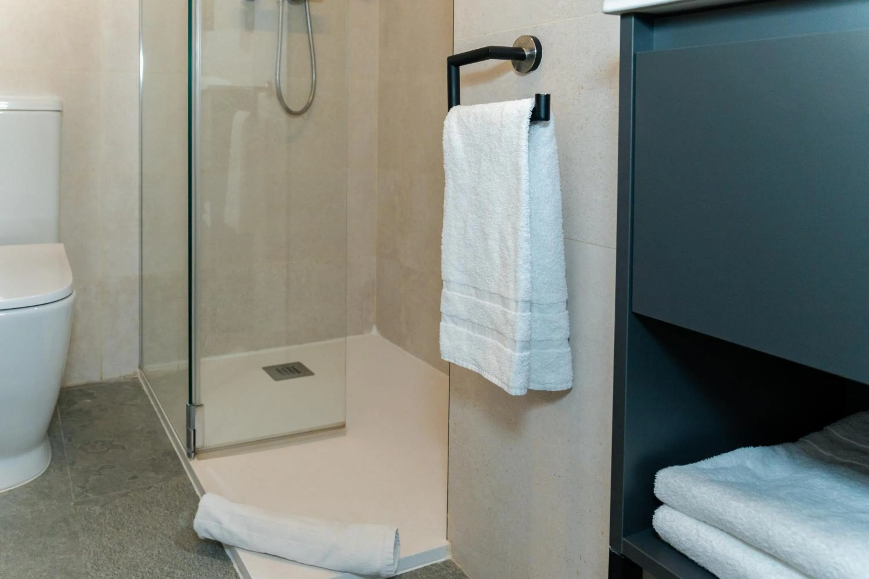 Shower in Dorm4You Arena 2