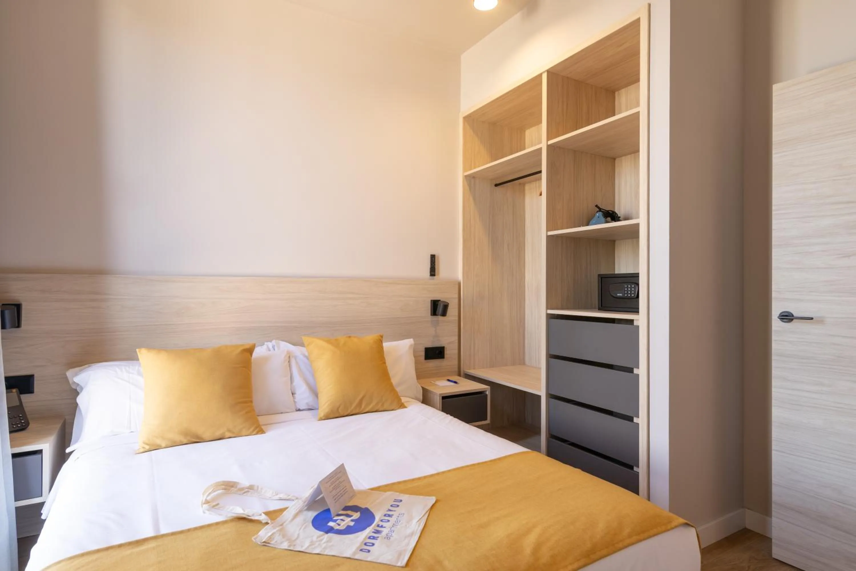 wardrobe, Bed in Dorm4You Arena 2