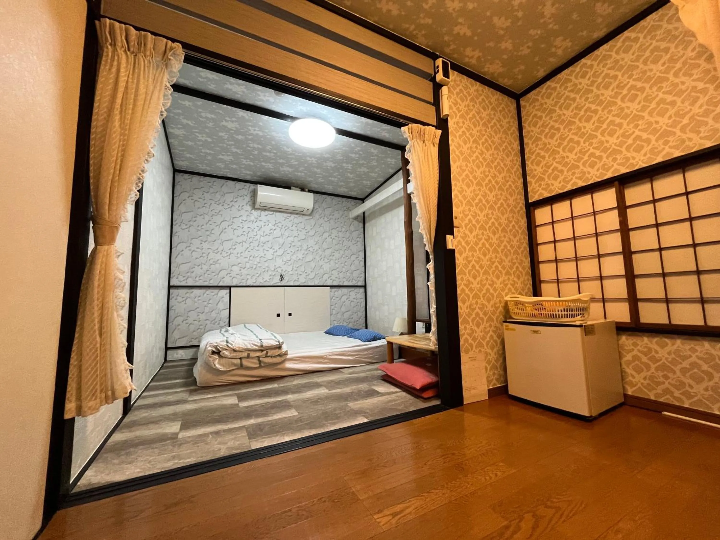 Lucky Hotel