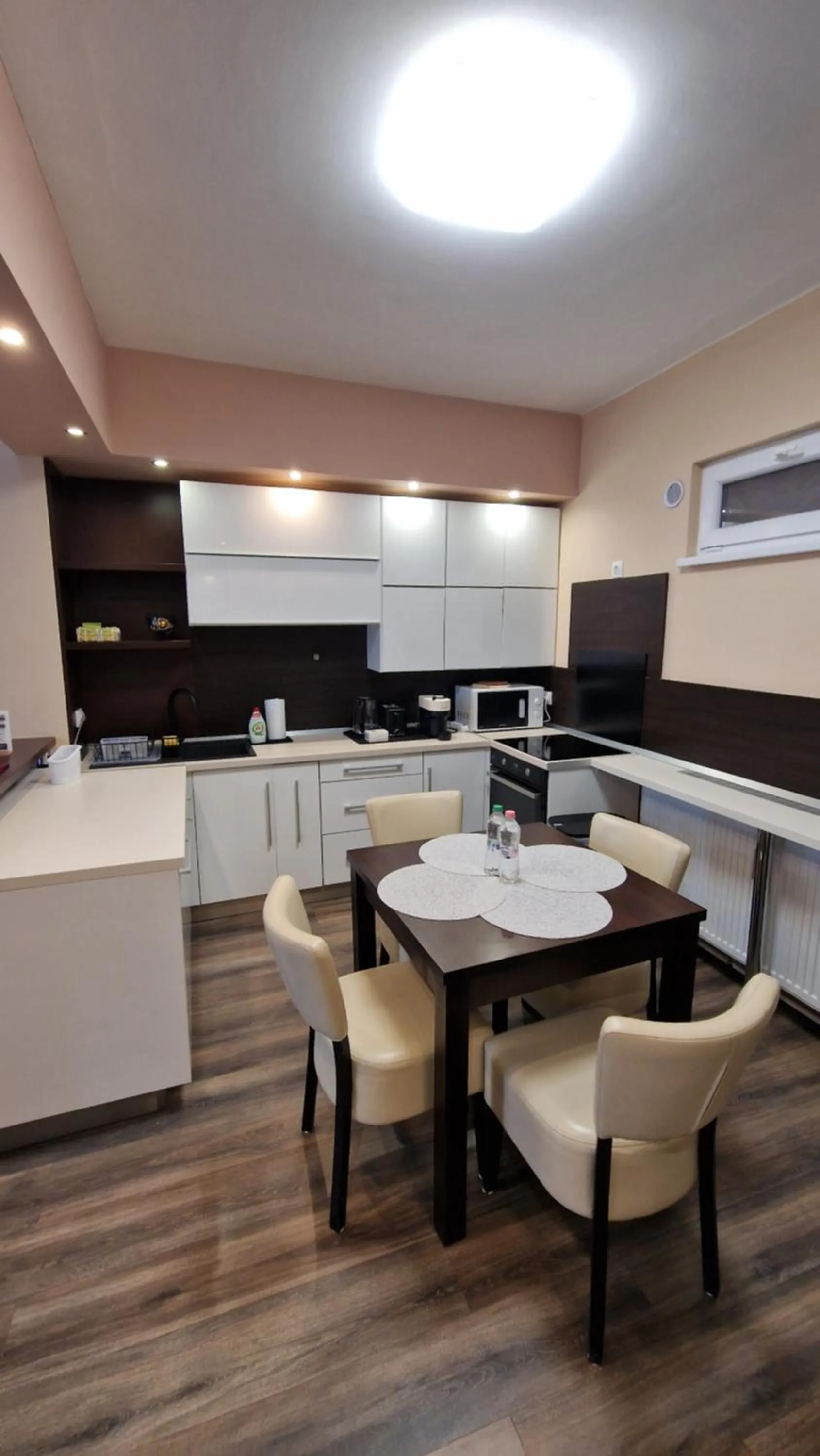 Queen Elizabeth Apartment