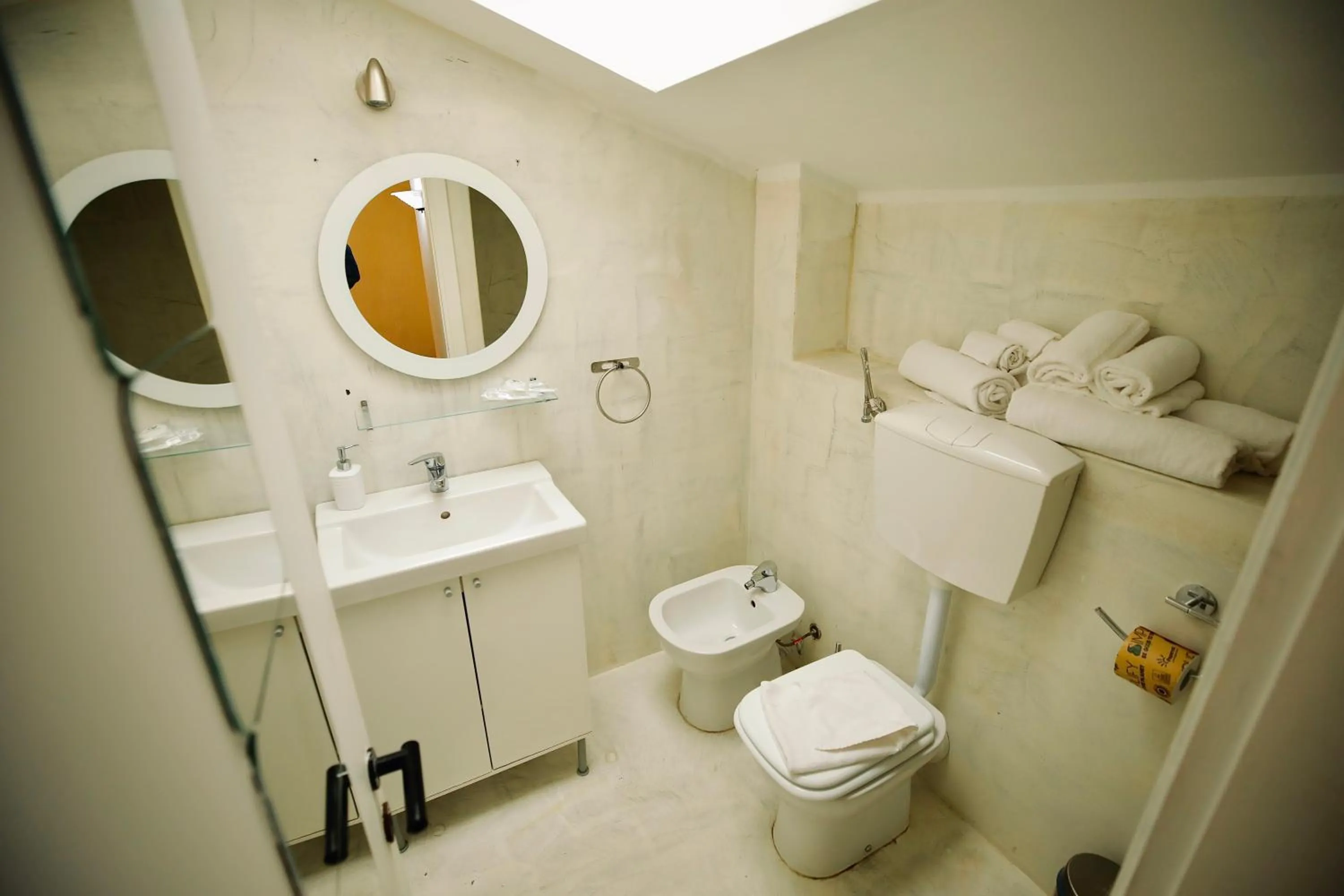 Shower in Hosting Dreams Attics - Duomo