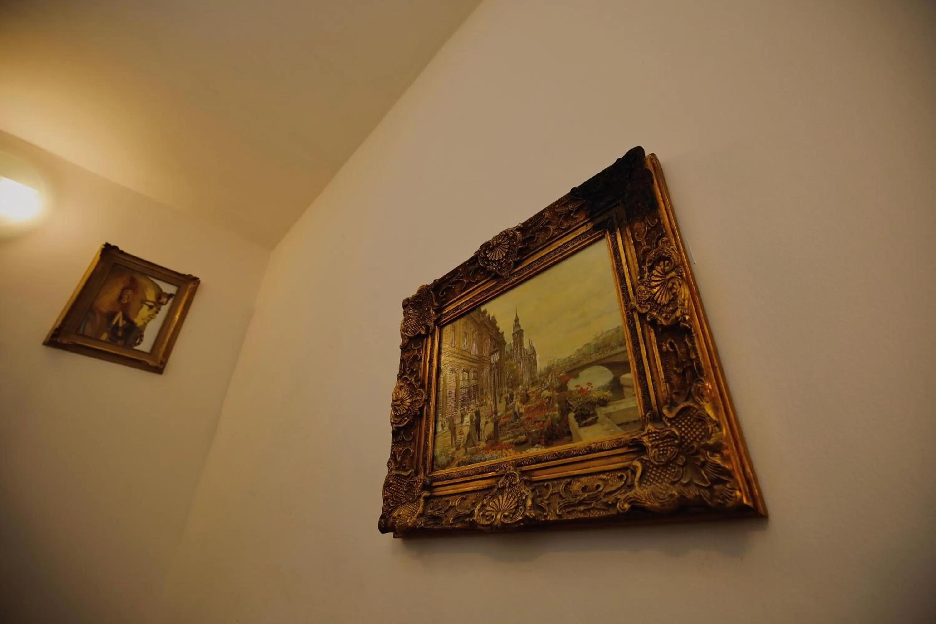 Decorative detail in Hosting Dreams Attics - Duomo