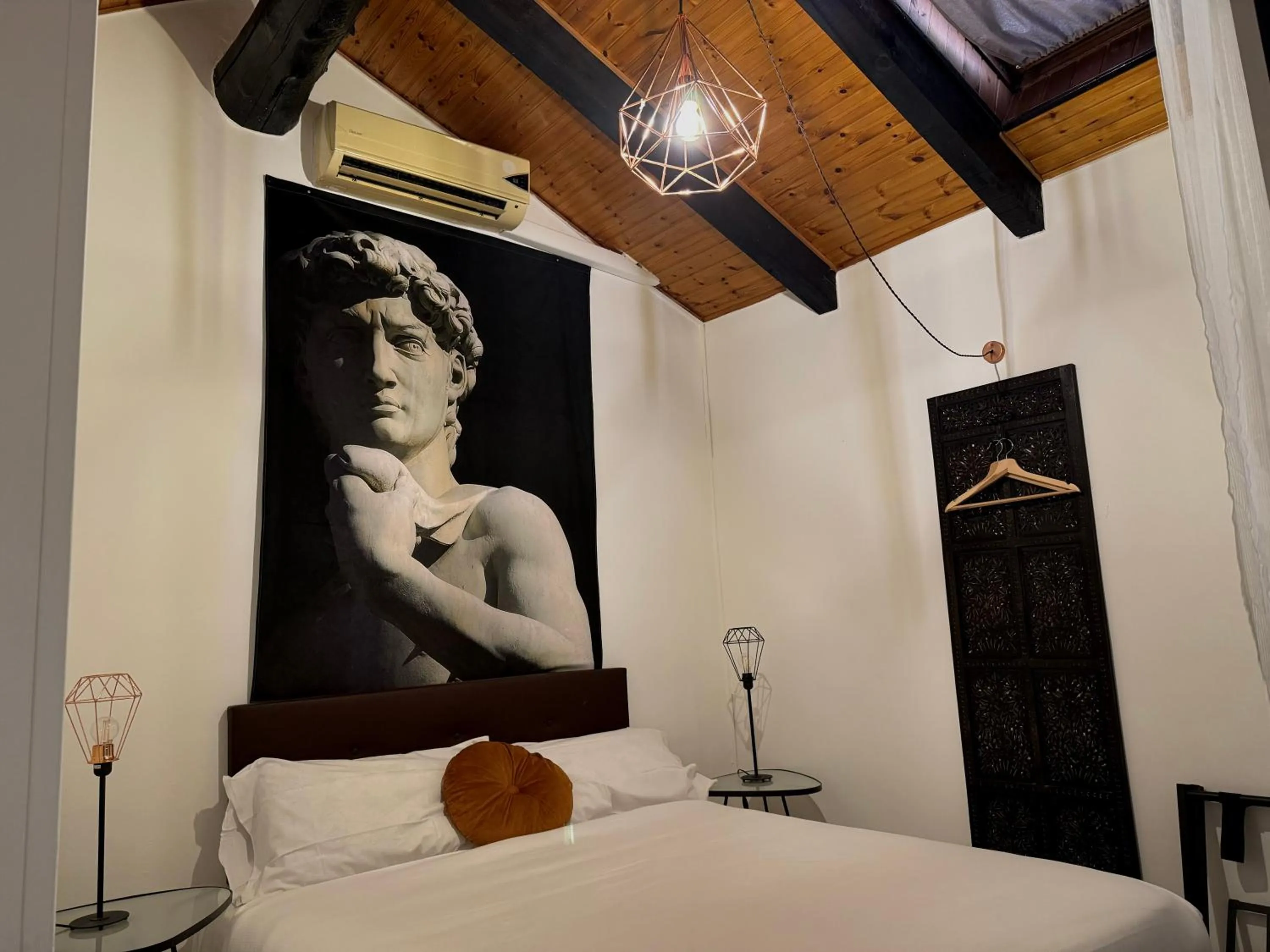 Bed in Hosting Dreams Attics - Duomo