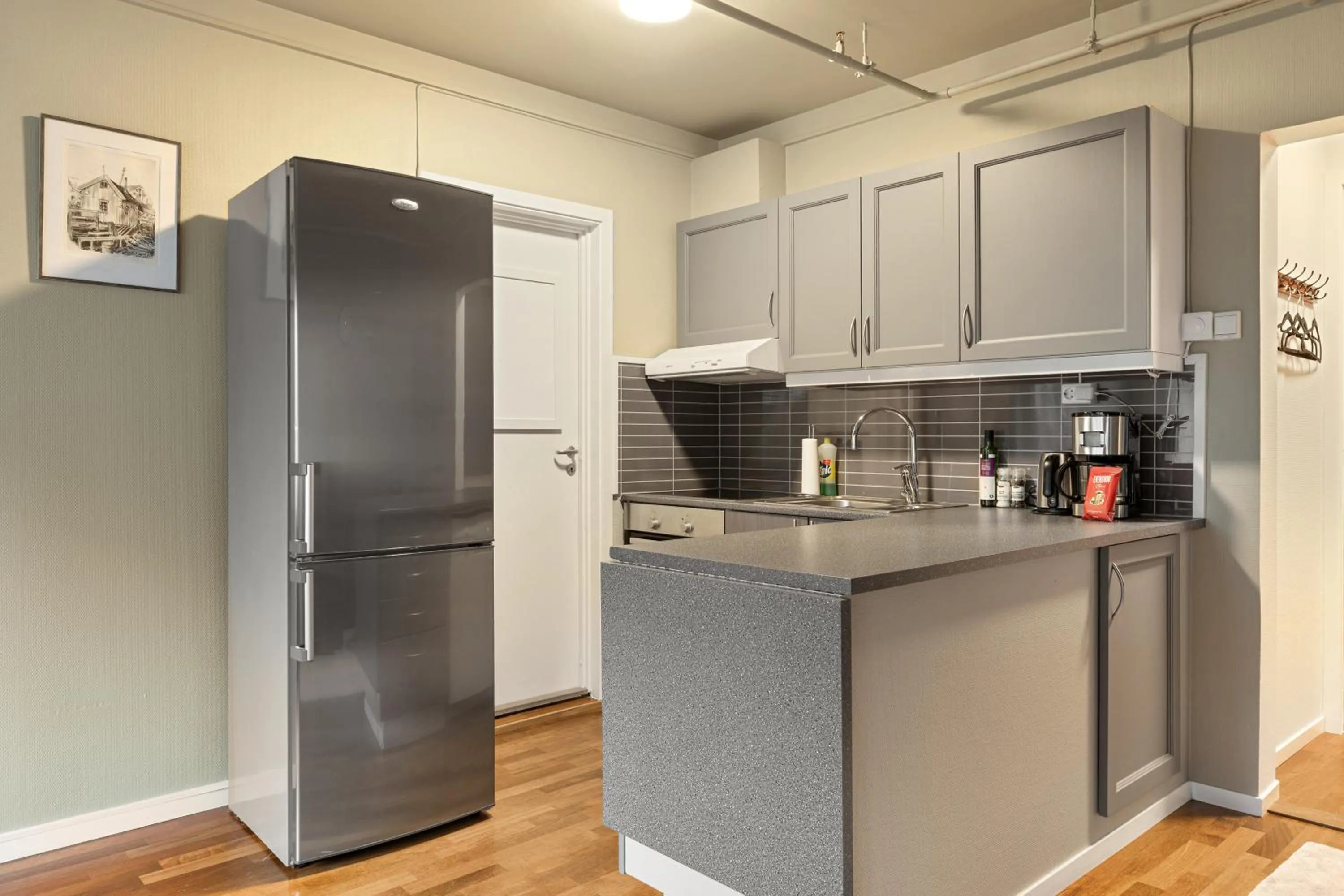 Coffee/tea facilities in Enter Amalie Apartment Hotel