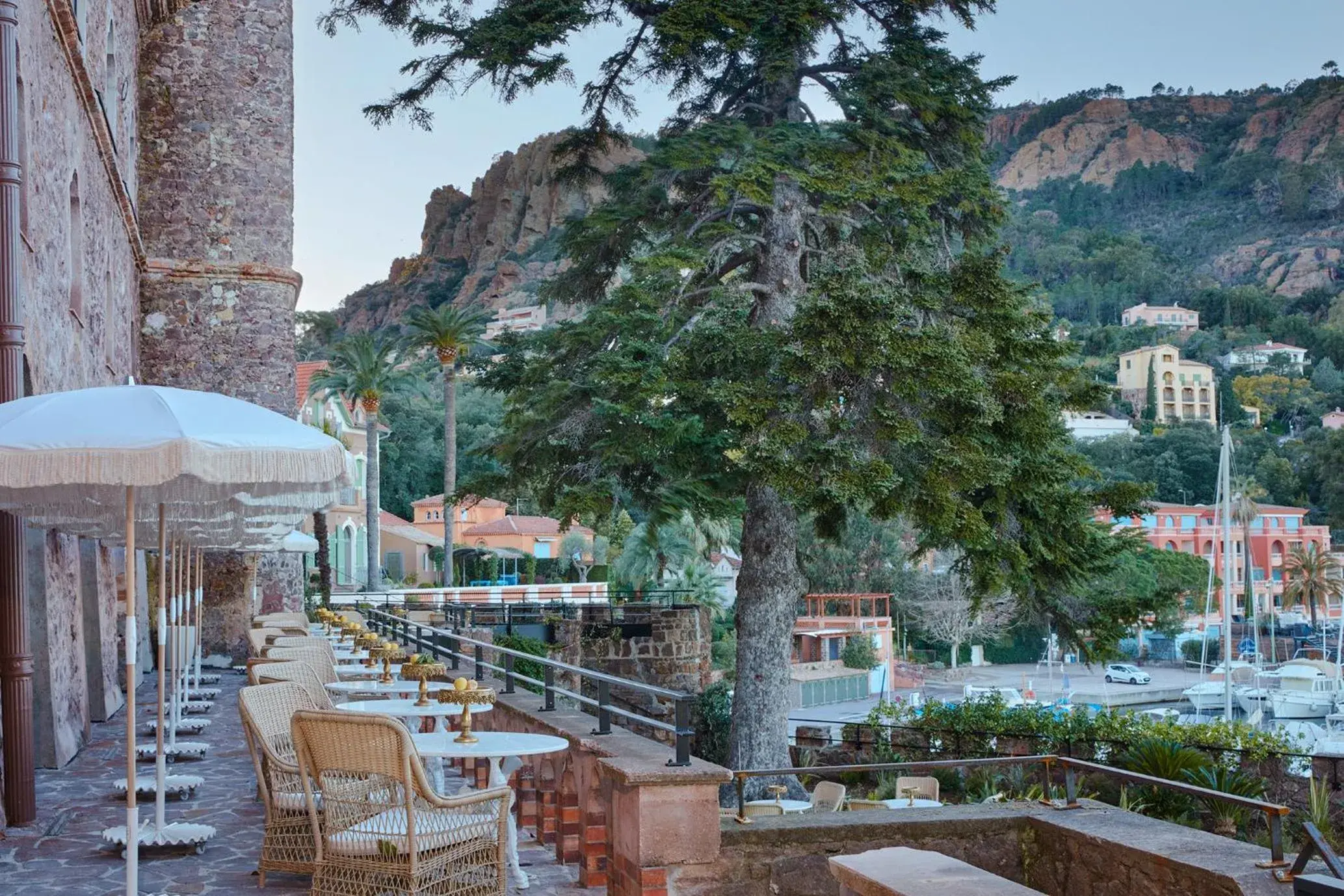 Property building in Château de Théoule Property building in Château de Théoule