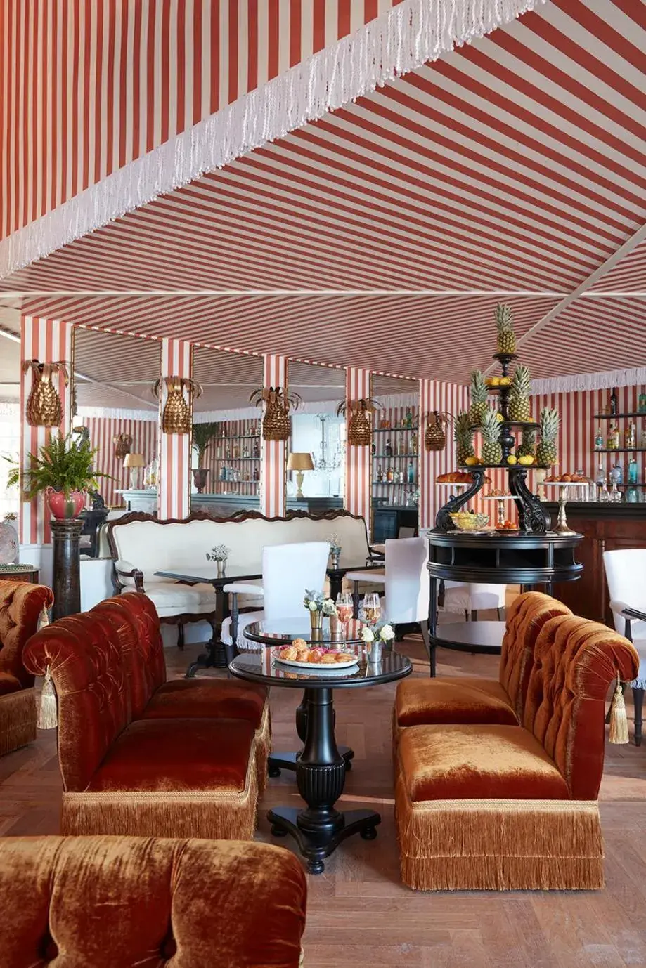 Property building in Château de Théoule Property building in Château de Théoule