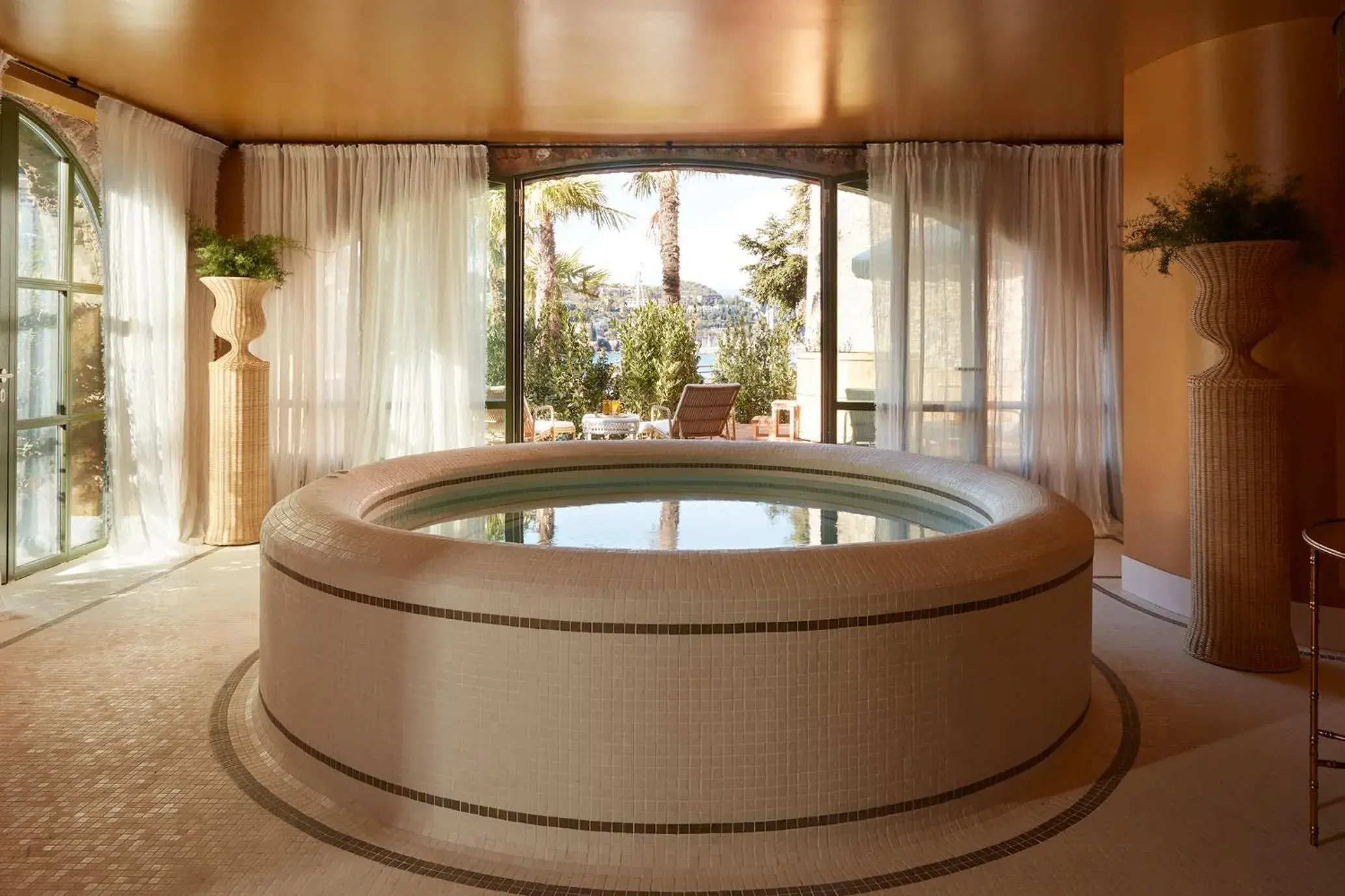 Property building in Château de Théoule Property building in Château de Théoule