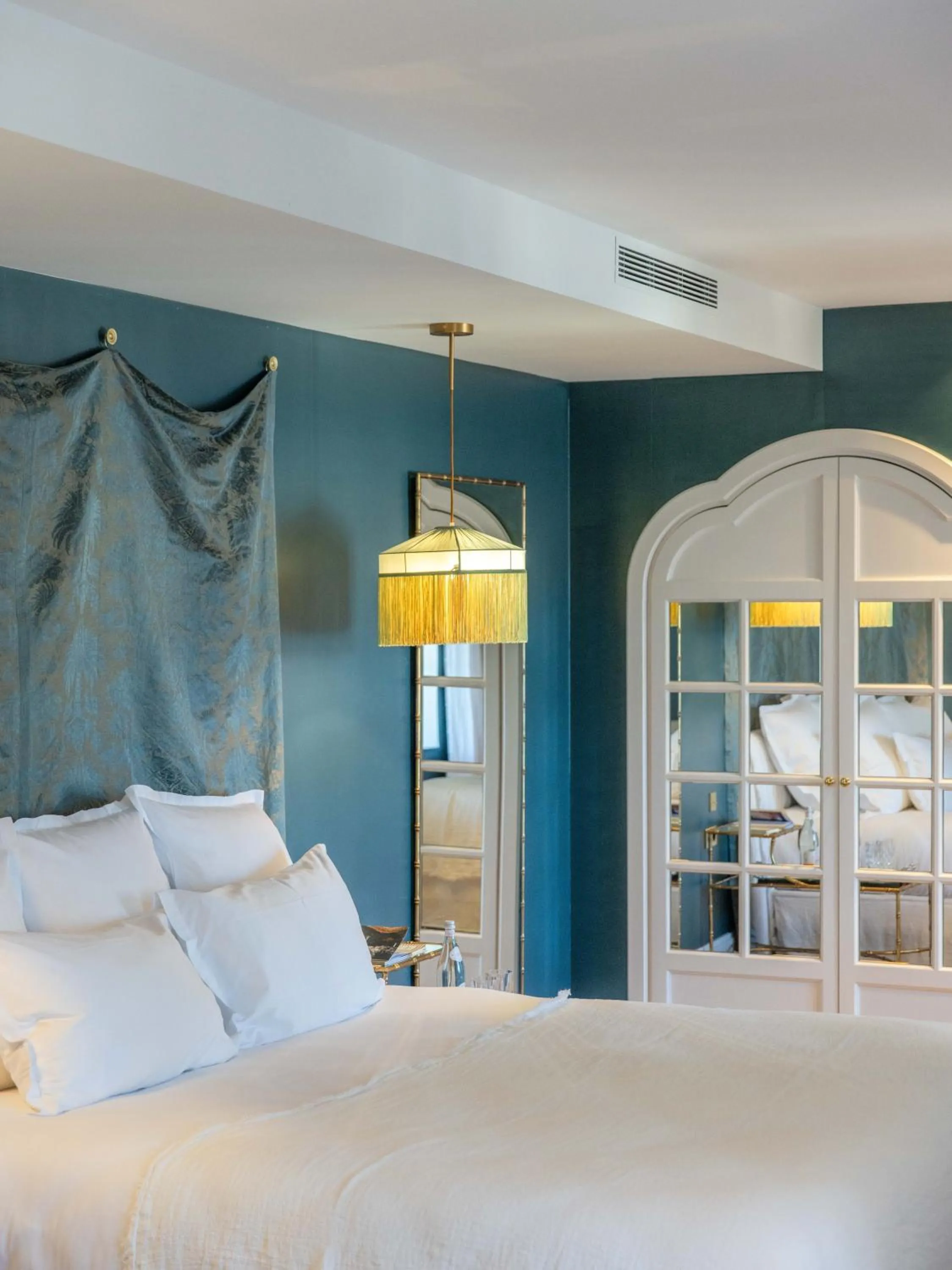 Bed in Château de Théoule