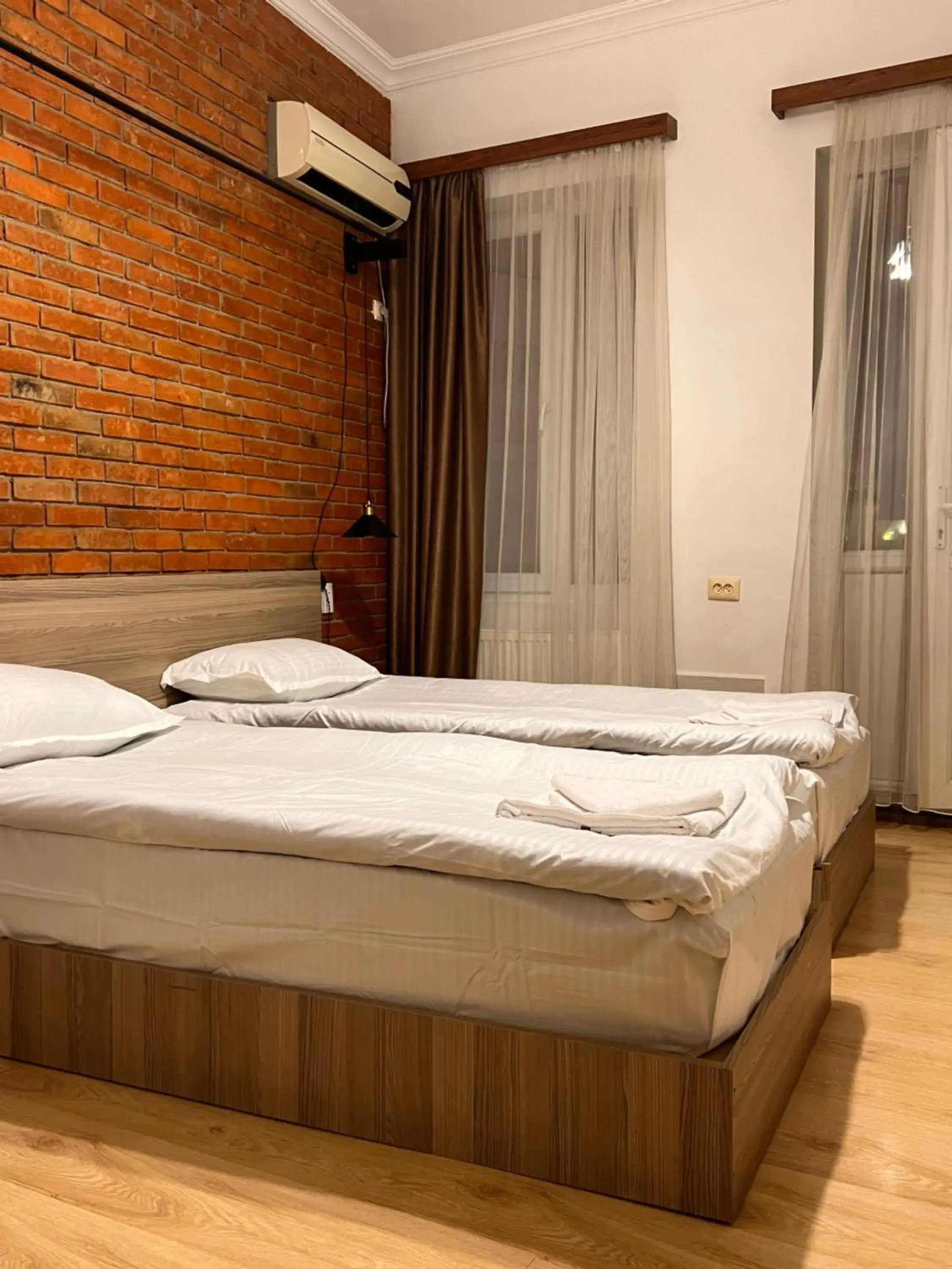 Deluxe Double or Twin Room with Balcony - single occupancy in Tbil Inn Hotel Deluxe Double or Twin Room with Balcony - single occupancy in Tbil Inn Hotel