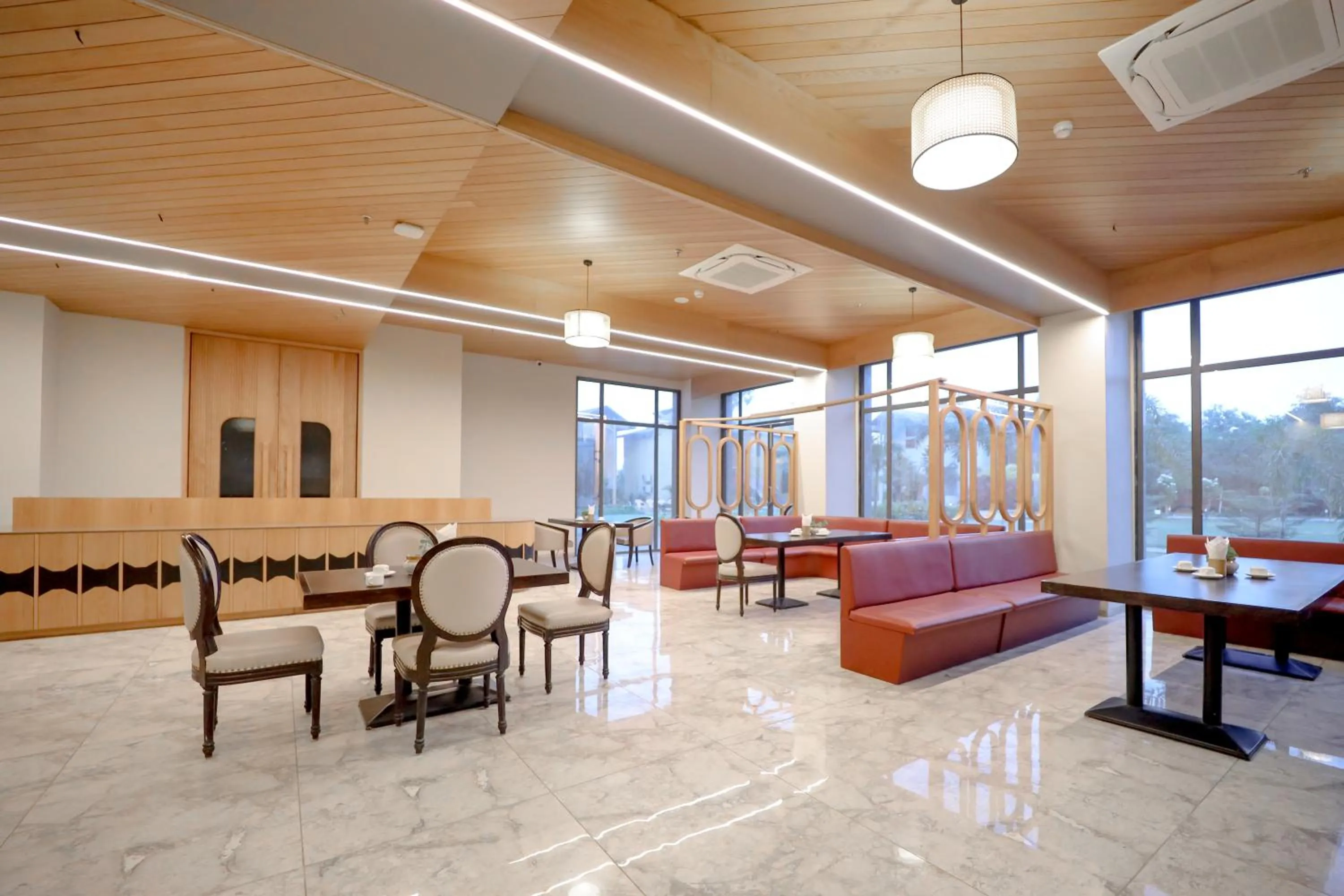 Restaurant/places to eat in Pride Resort Ambaji