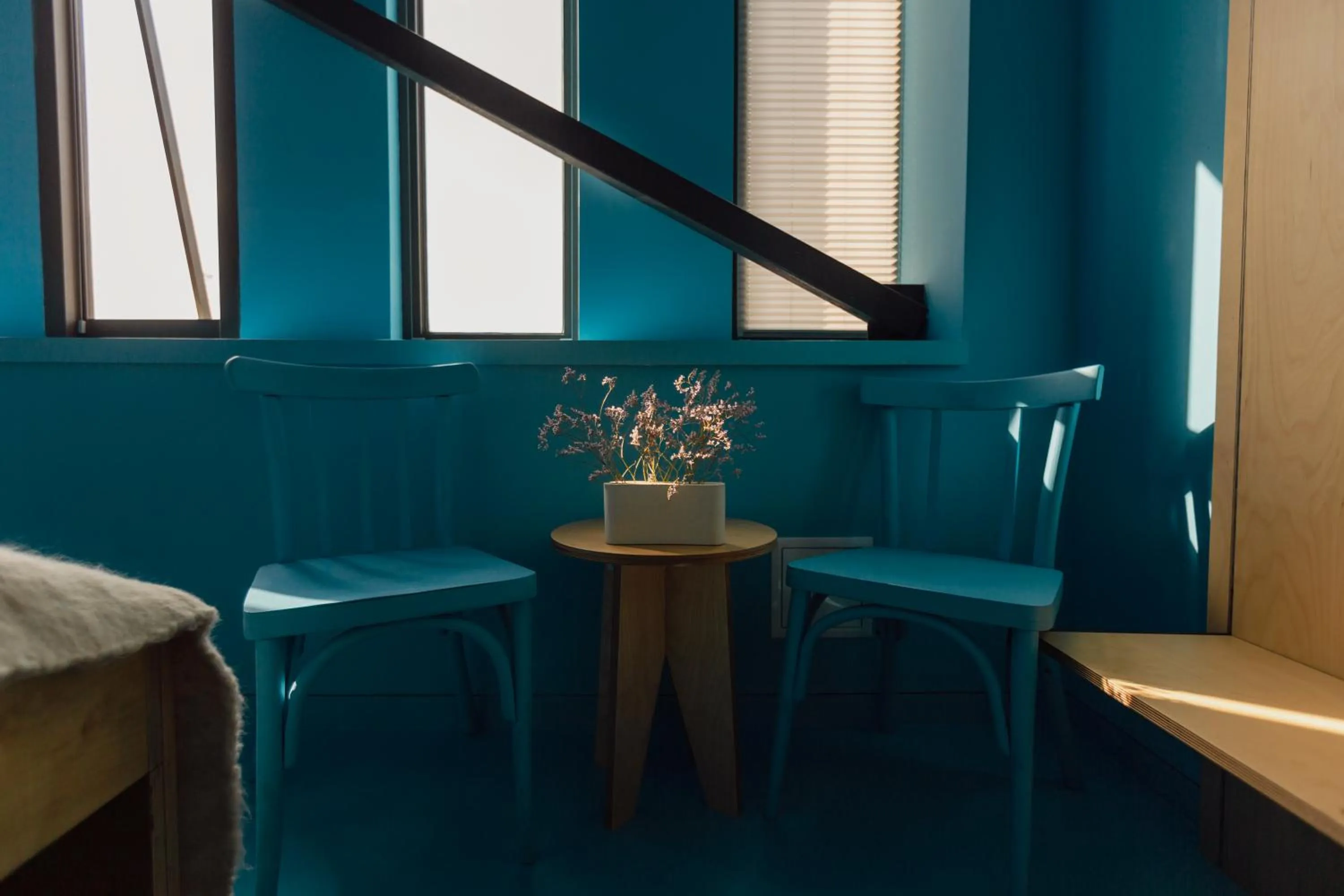 Seating area in 11+1 by TUMO