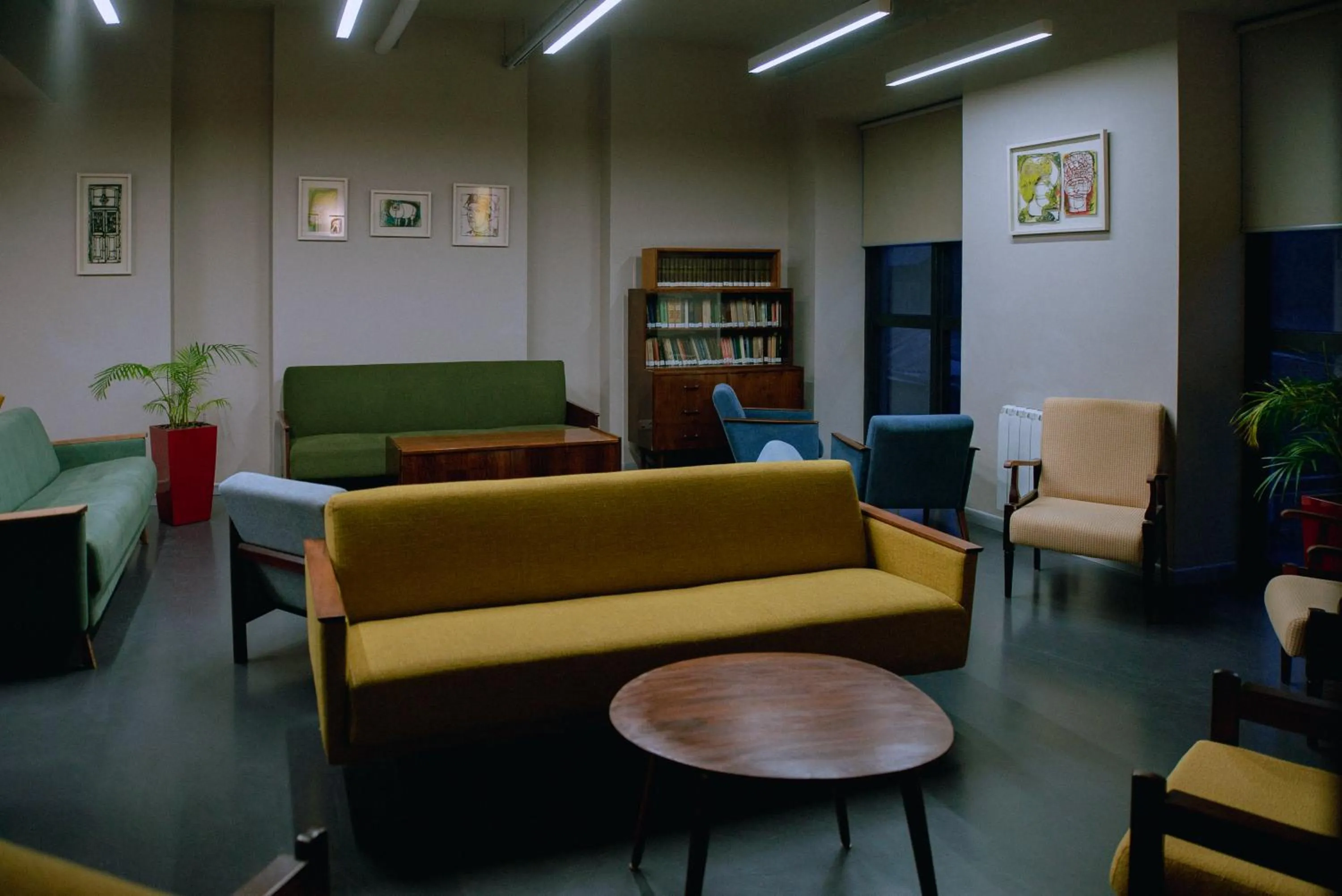 Communal lounge/ TV room in 11+1 by TUMO