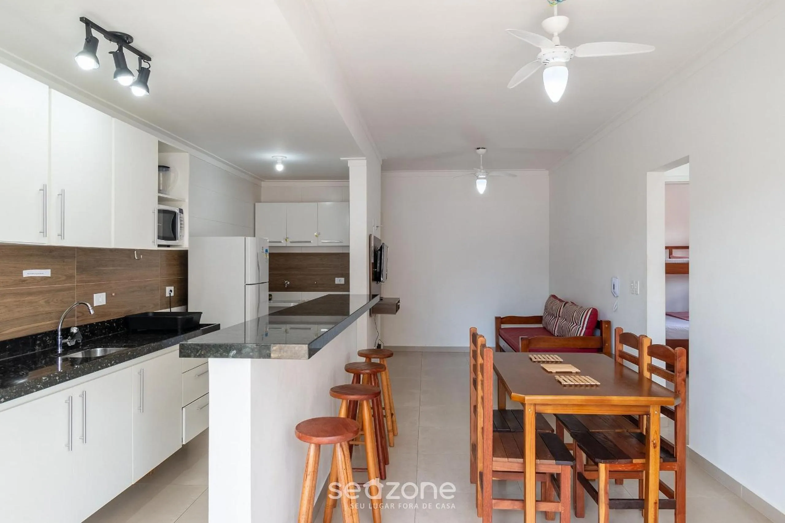 TV and multimedia in RJI - Apartamentos próximos da praia de Itaguá