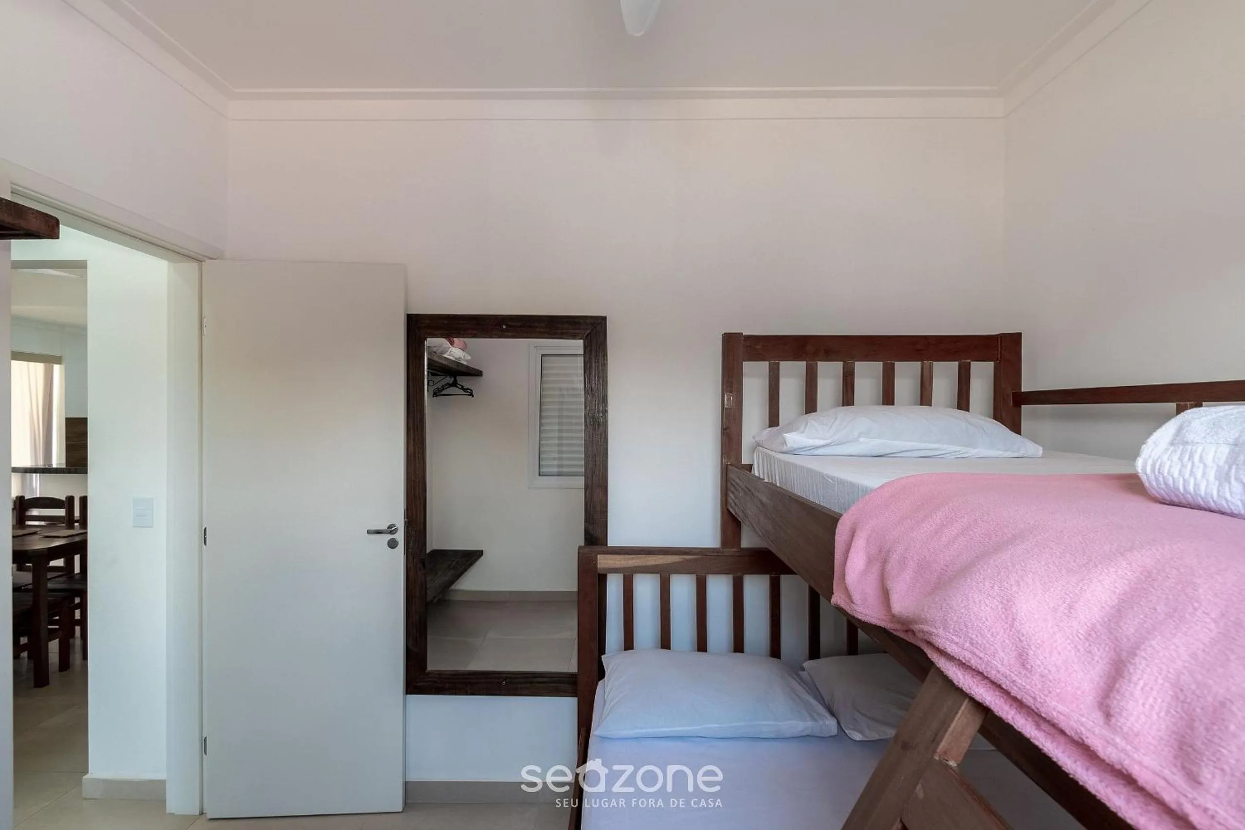 Bedroom, Bed in RJI - Apartamentos próximos da praia de Itaguá