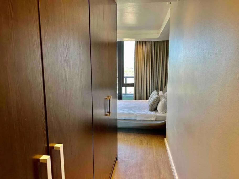 Bed in Grand Penthouse / Backup Power / Stunning