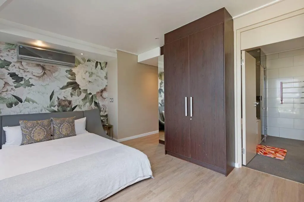 Bed in Grand Penthouse / Backup Power / Stunning