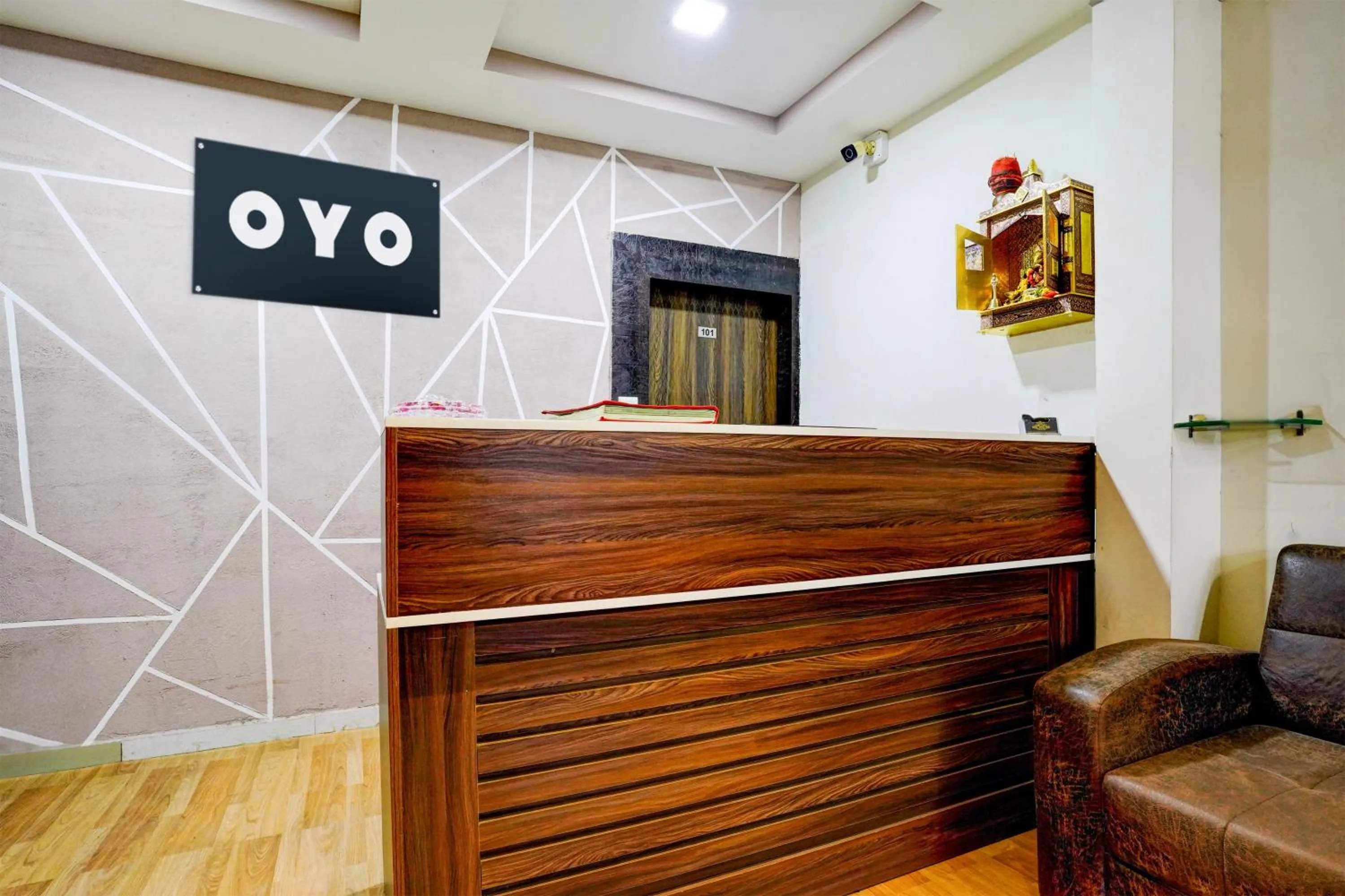 Lobby or reception in Hotel O by OYO Angel Park