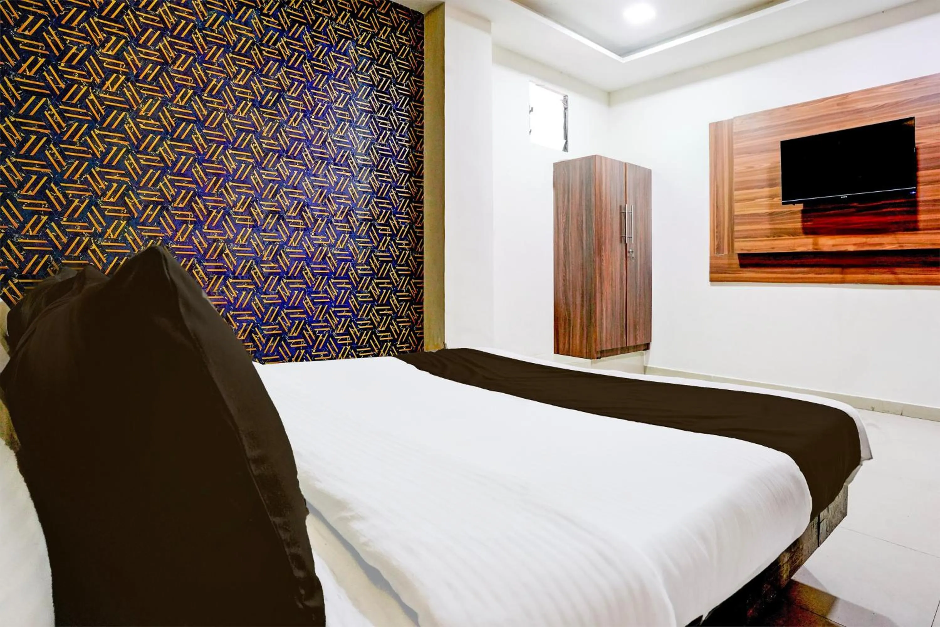 Bedroom, Bed in Hotel O by OYO Angel Park