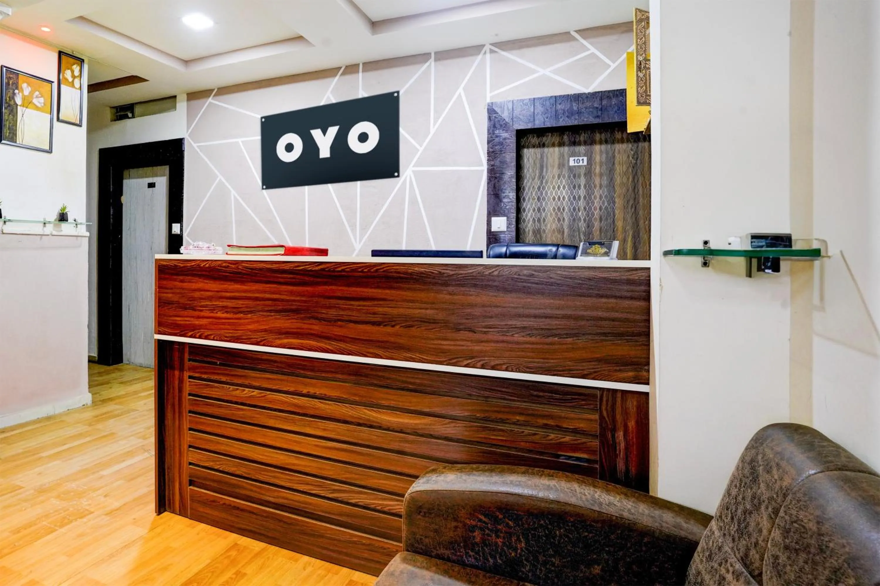 Lobby or reception in Hotel O by OYO Angel Park