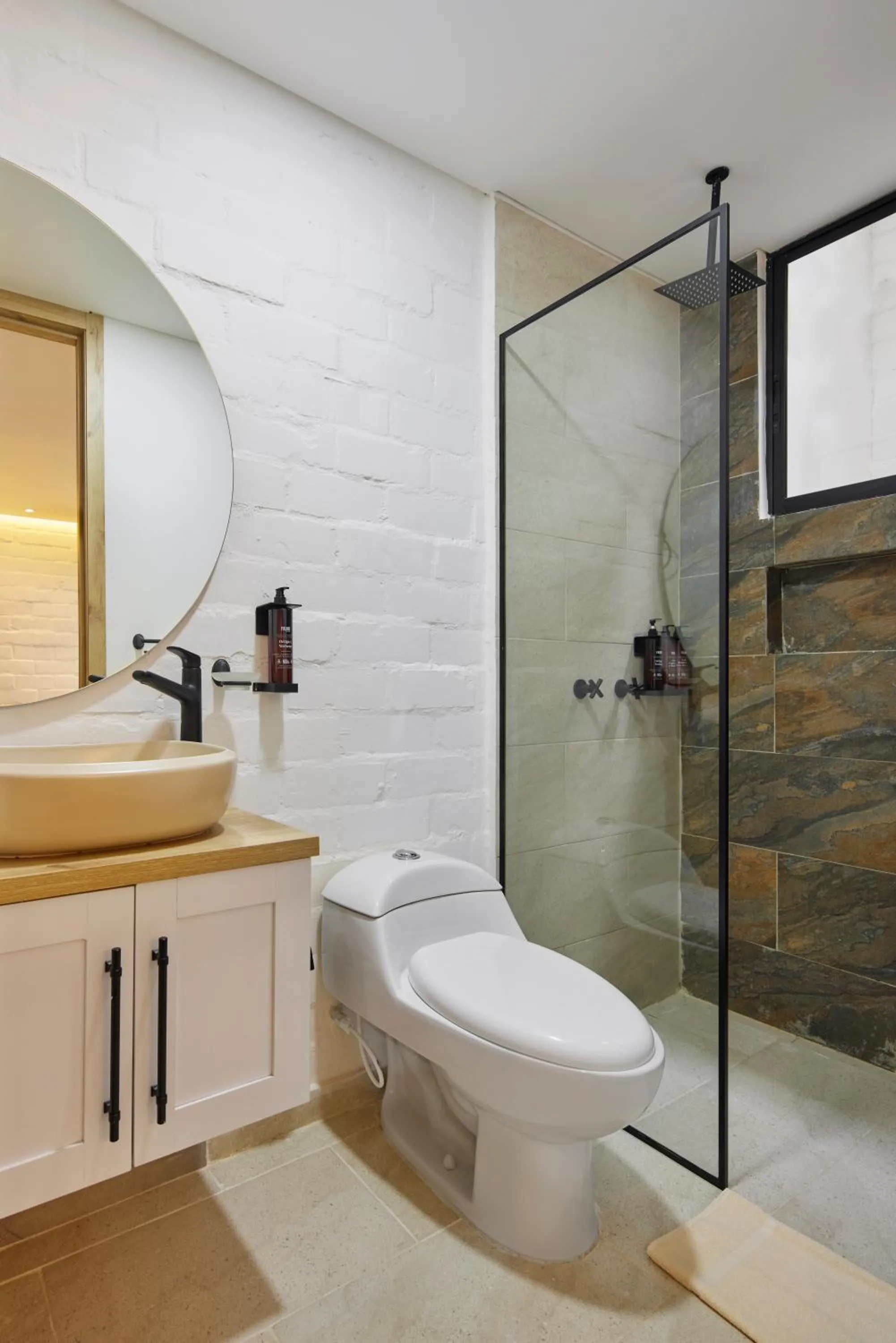 Shower in Altio Hotel