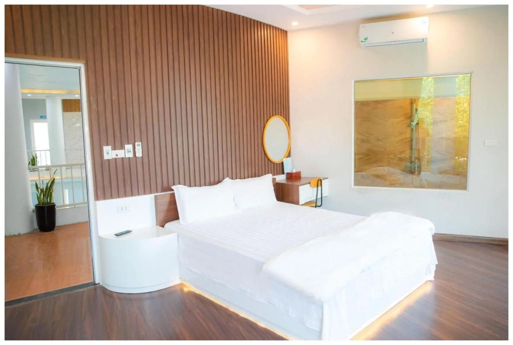 Bed in Biển Đông COMPLEX