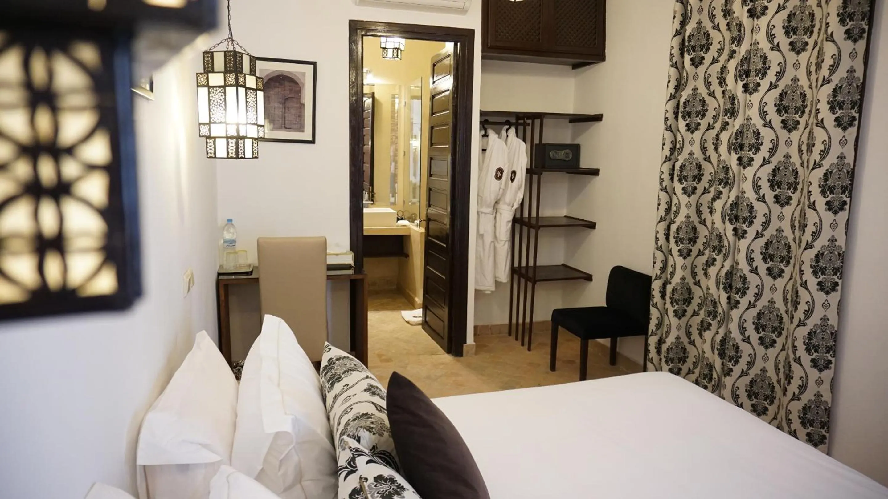 Bedroom, Bed in RIAD KALE POLIS