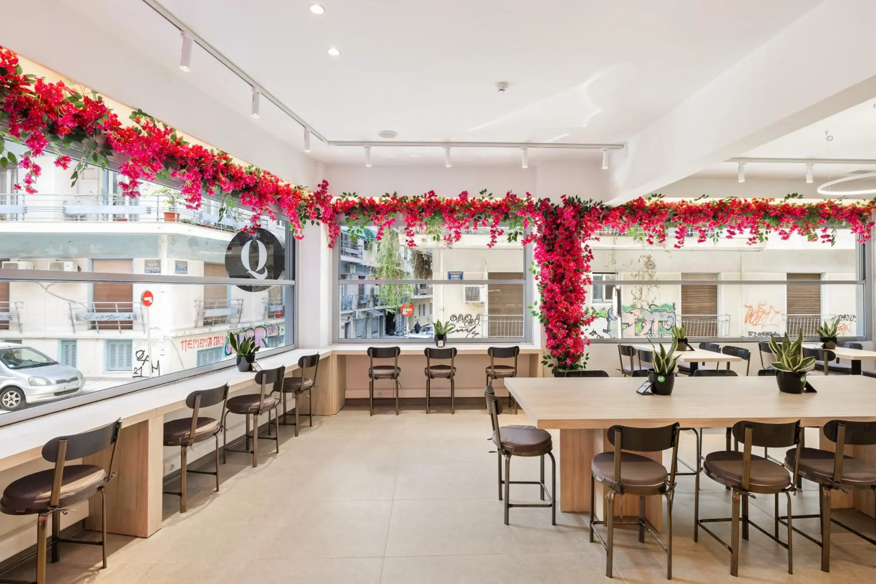 Food and drinks in The Q Hotel Food and drinks in The Q Hotel